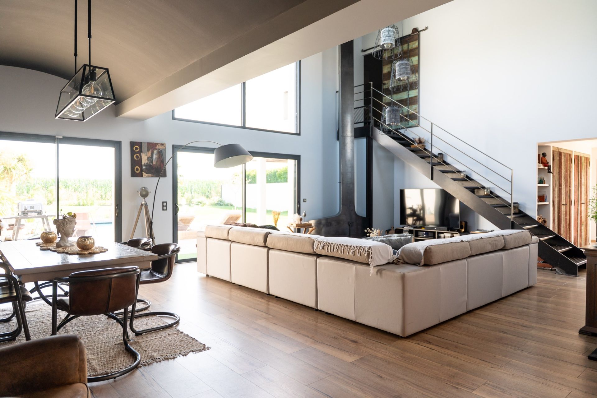 luxury house 10 Rooms for sale on LA ROCHELLE (17000)