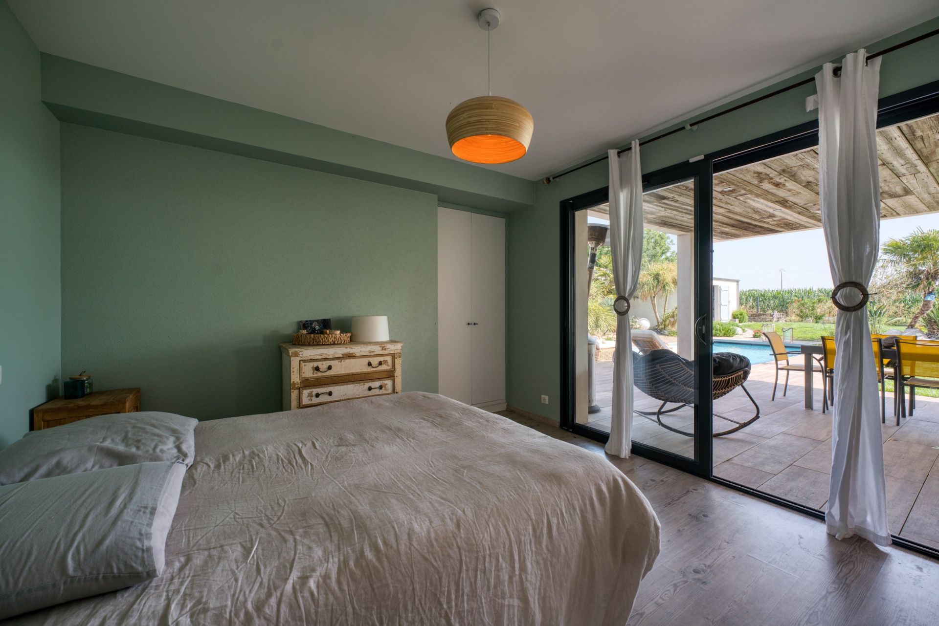 luxury house 10 Rooms for sale on LA ROCHELLE (17000)