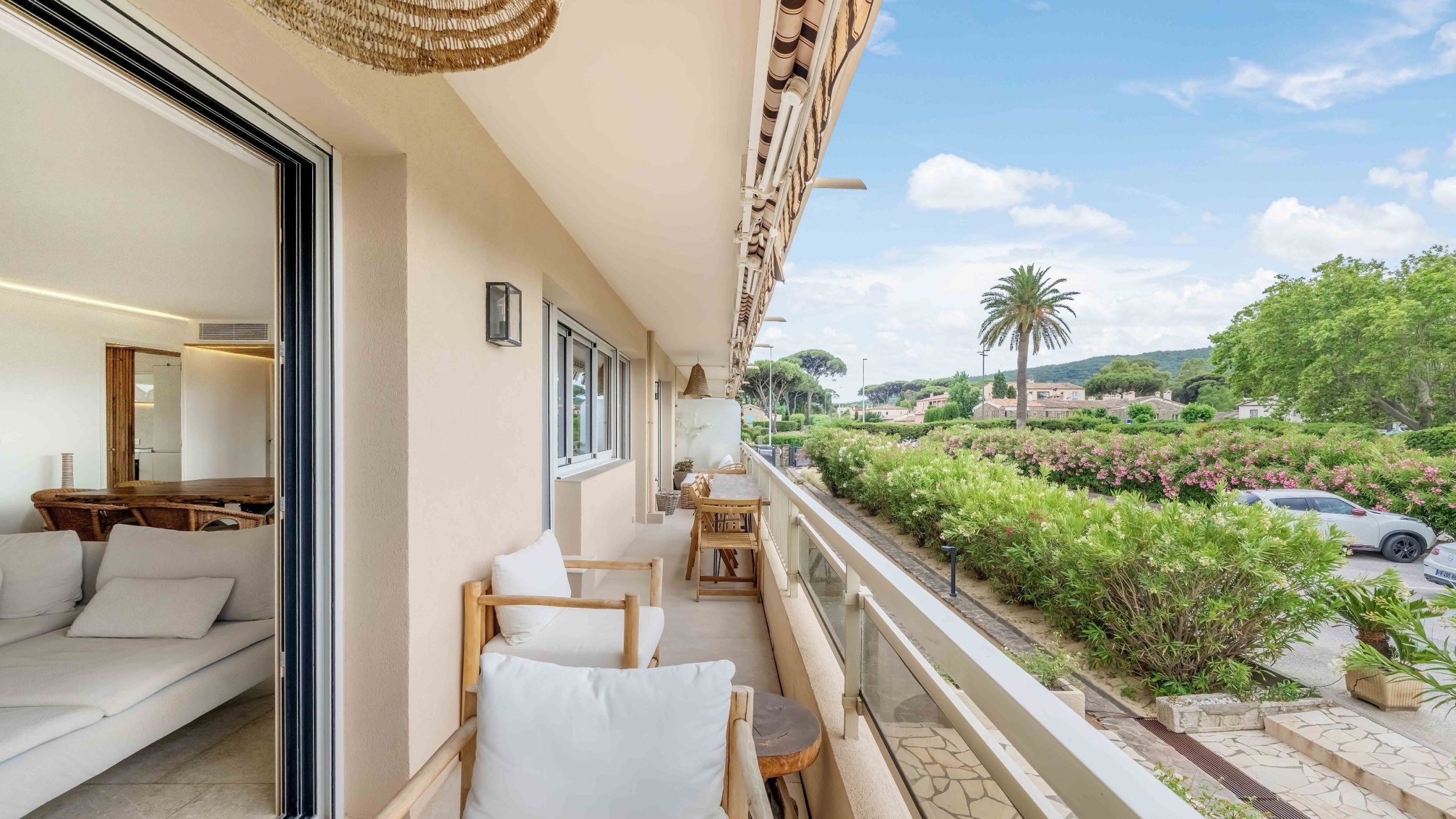 luxury apartment 4 Rooms for sale on ST TROPEZ (83990)