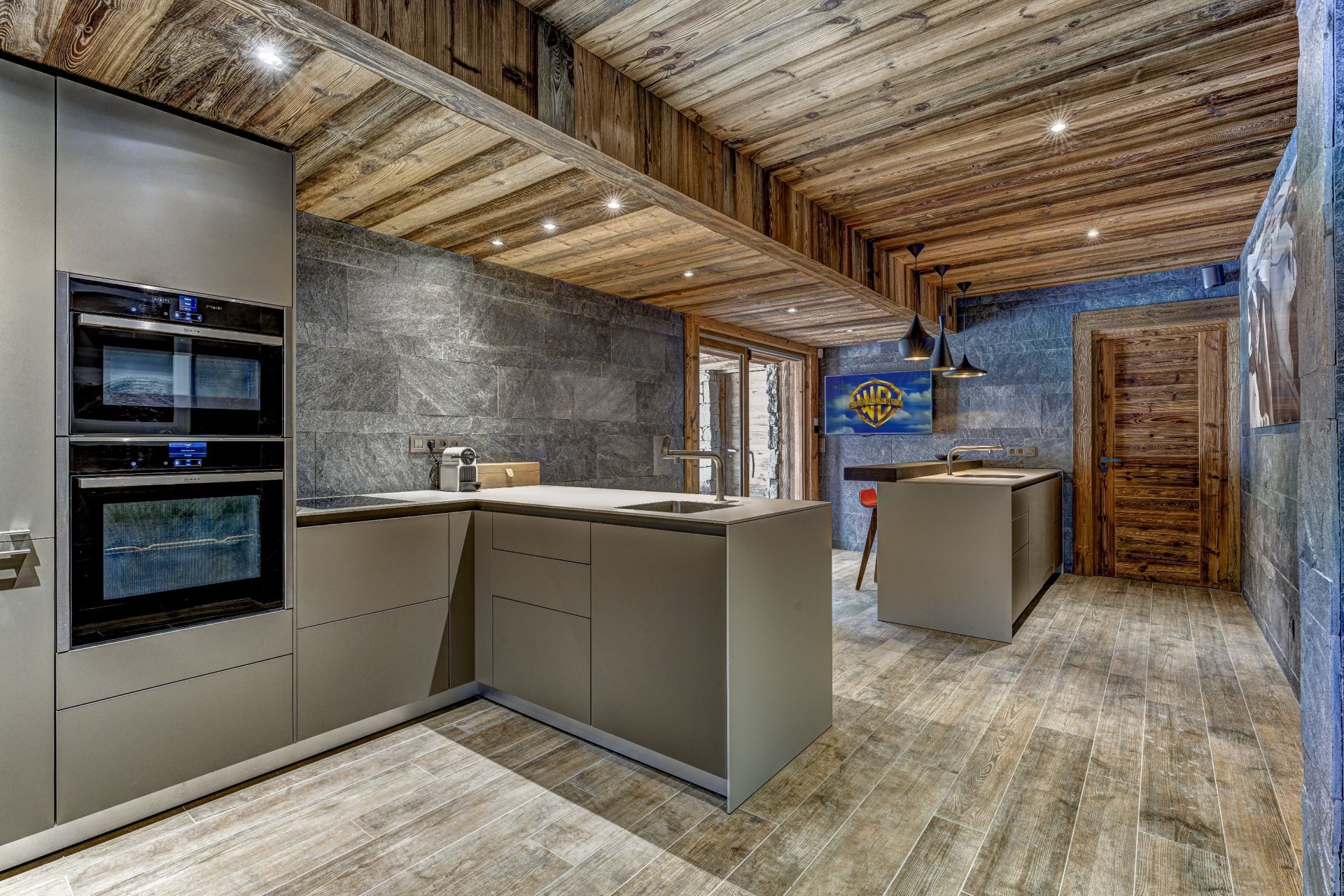 luxury chalet 9 Rooms for sale on CHAMONIX MONT BLANC (74400)