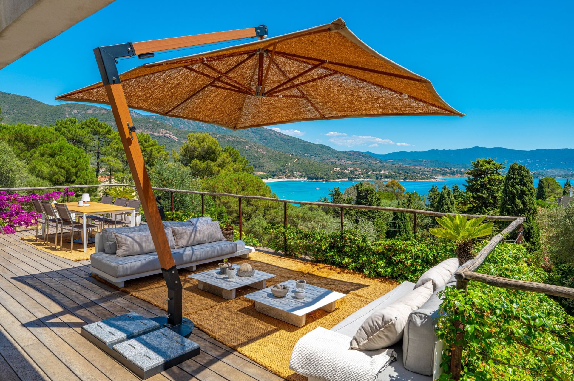 luxury villa 6 Rooms for sale on SAGONE (20118)