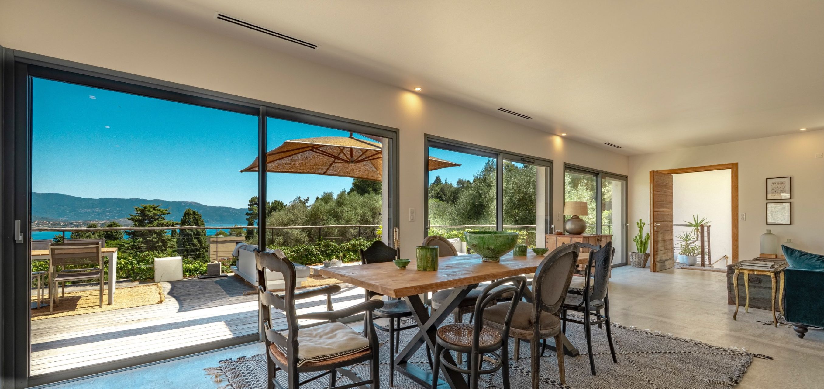 luxury villa 6 Rooms for sale on SAGONE (20118)