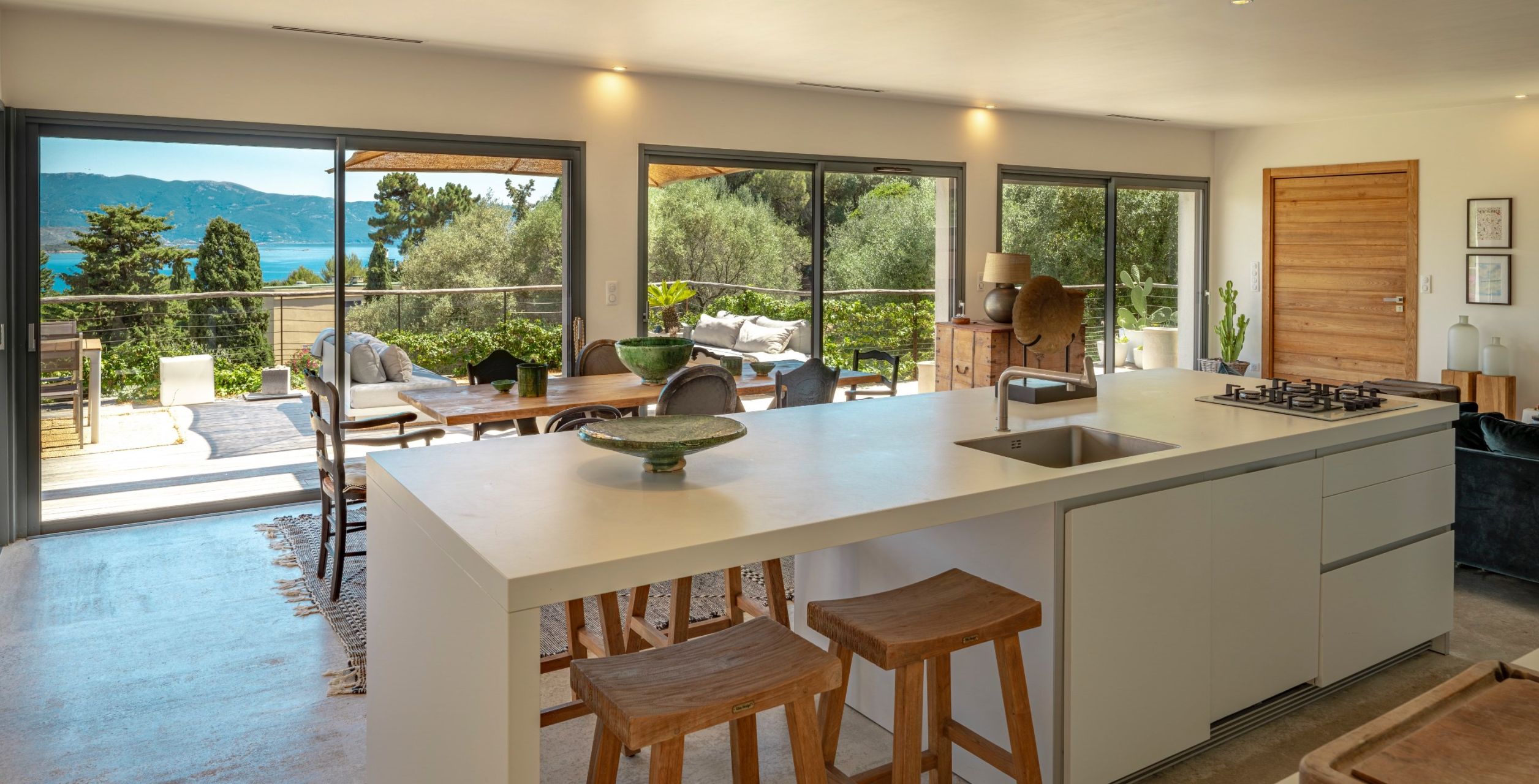 luxury villa 6 Rooms for sale on SAGONE (20118)