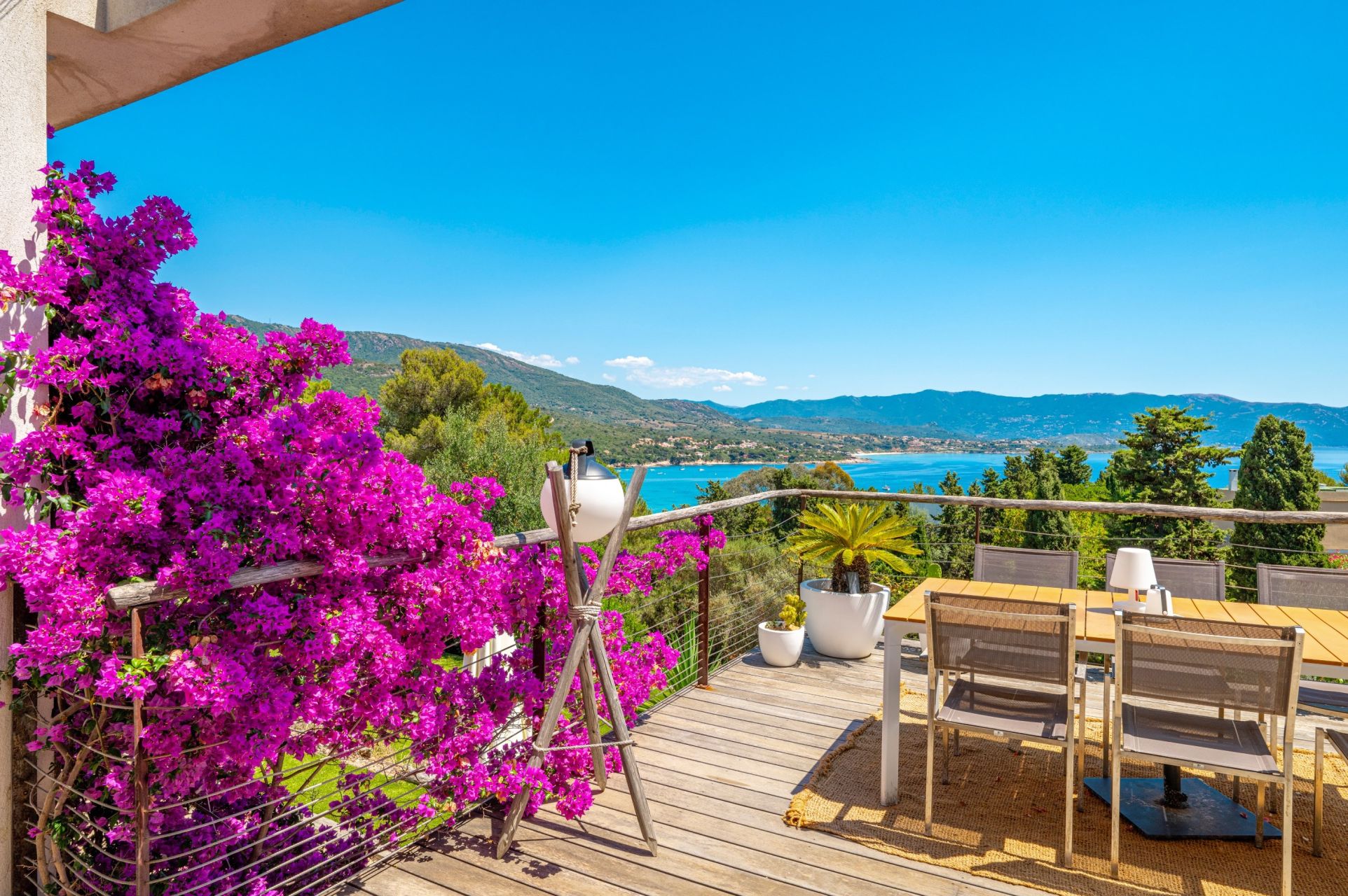 luxury villa 6 Rooms for sale on SAGONE (20118)