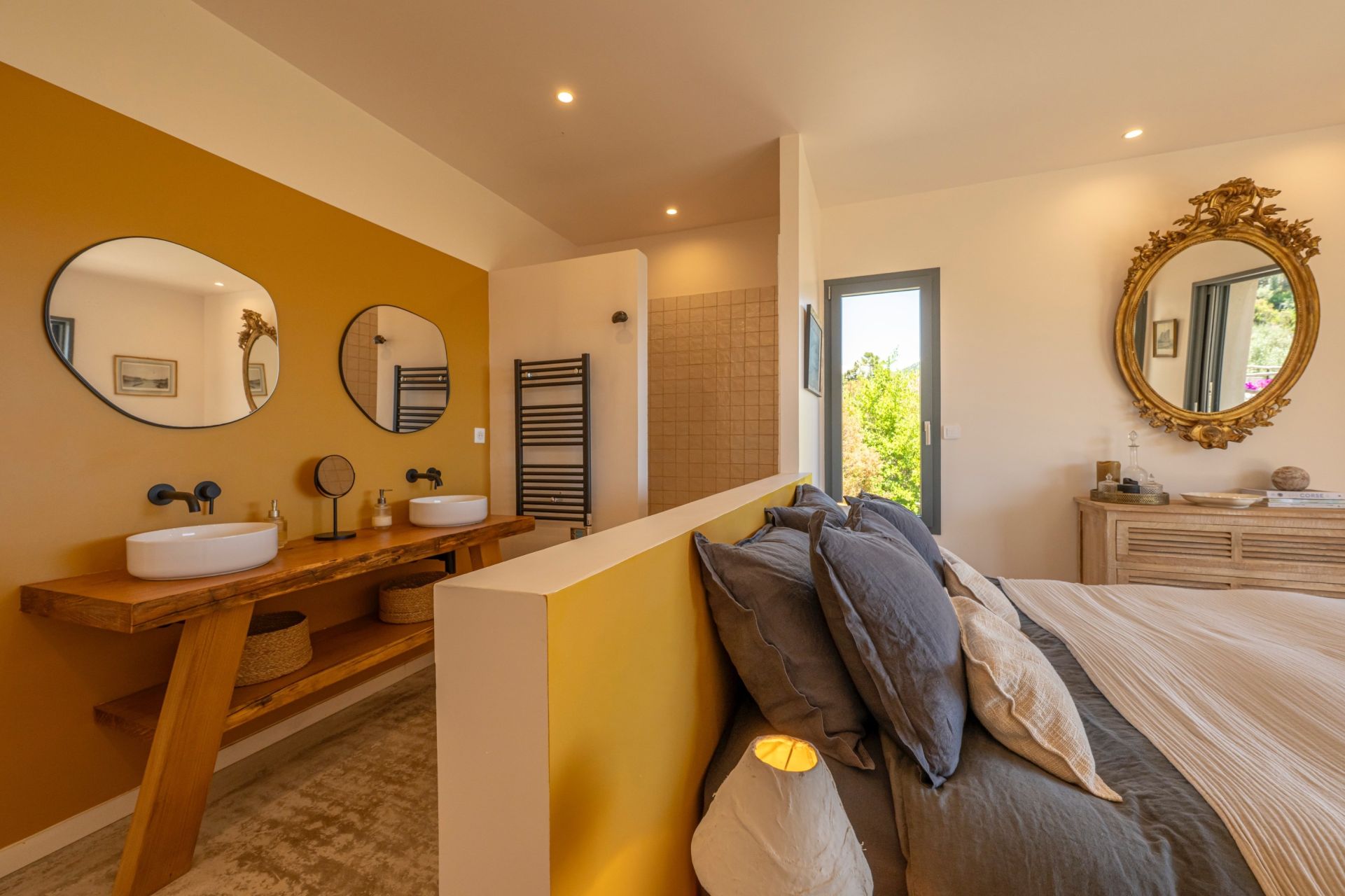 luxury villa 6 Rooms for sale on SAGONE (20118)