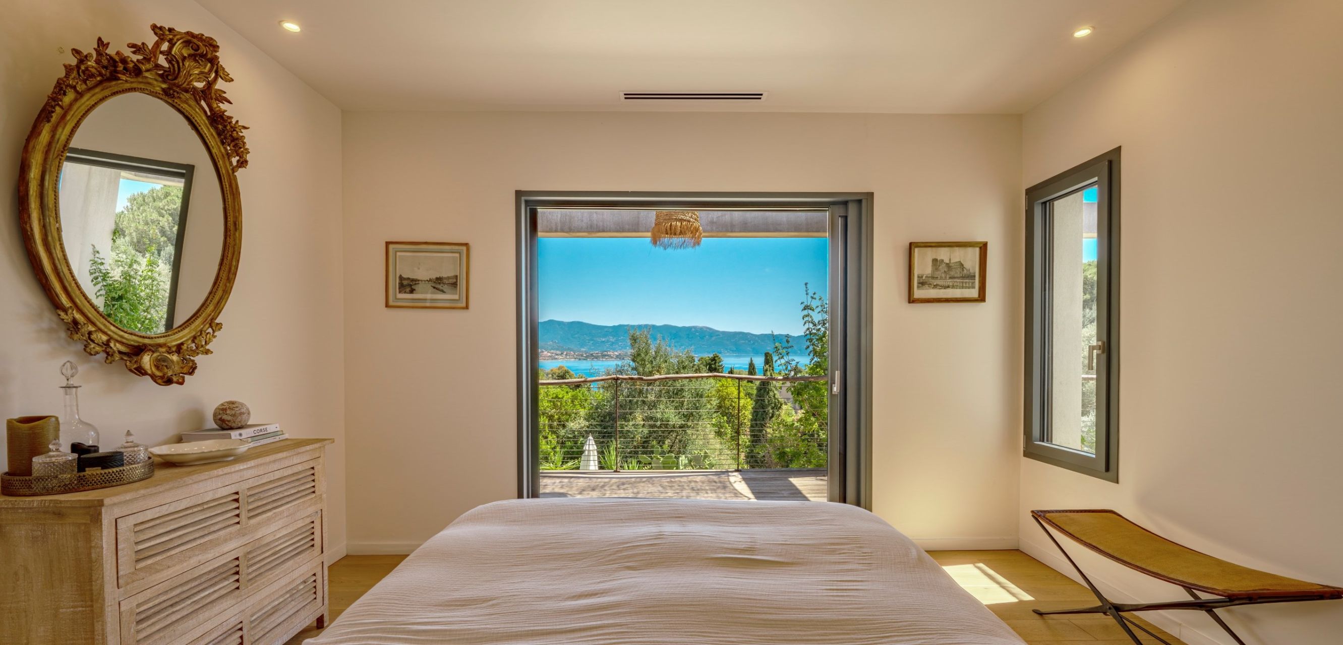 luxury villa 6 Rooms for sale on SAGONE (20118)