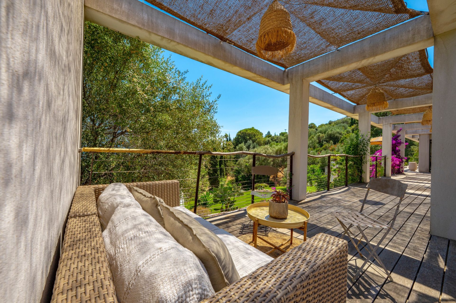 luxury villa 6 Rooms for sale on SAGONE (20118)