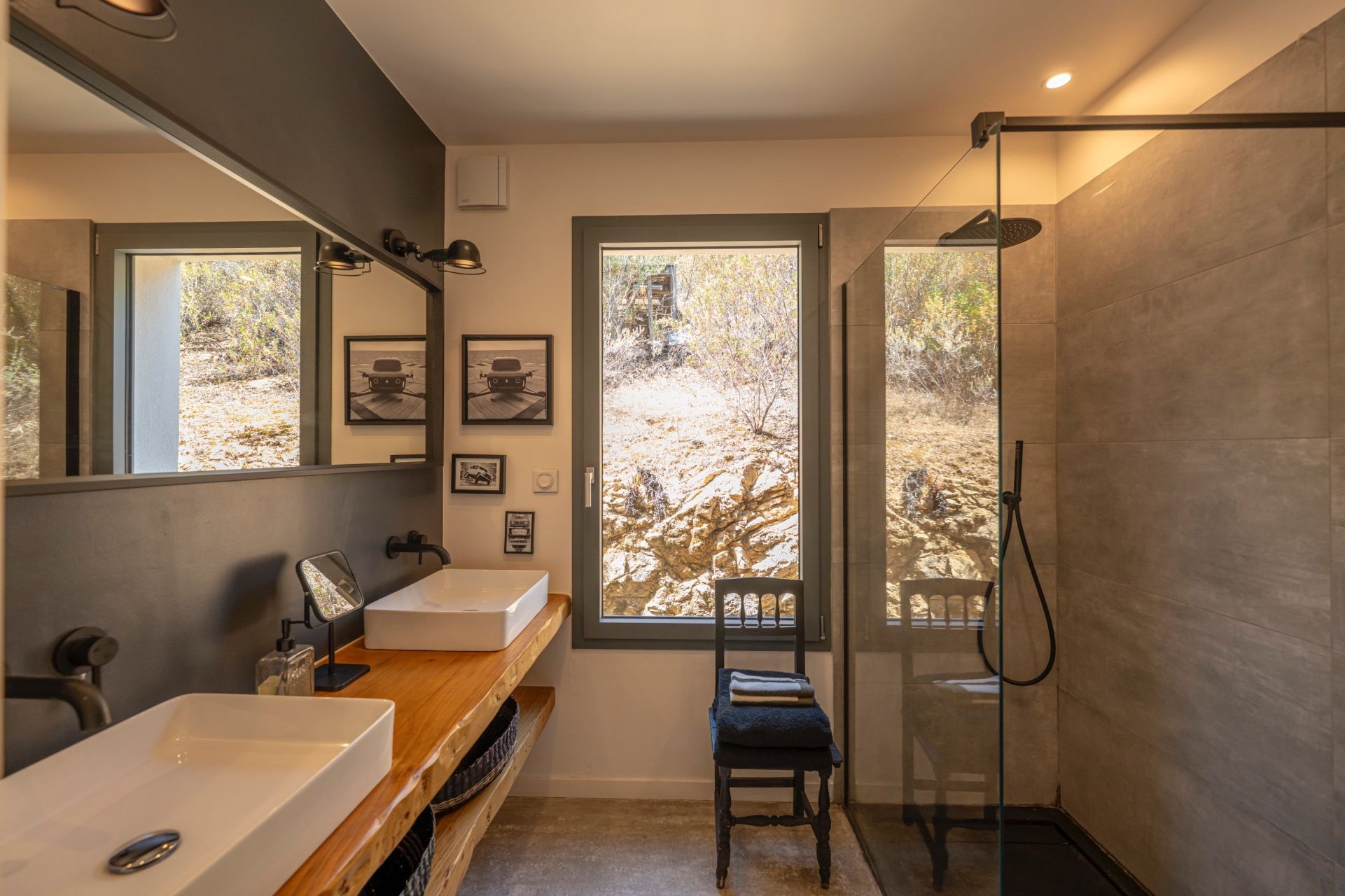 luxury villa 6 Rooms for sale on SAGONE (20118)