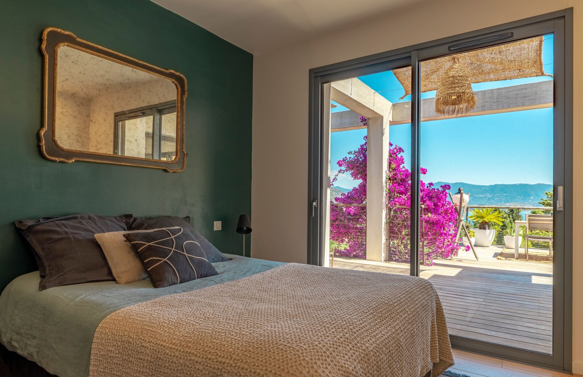 luxury villa 6 Rooms for sale on SAGONE (20118)