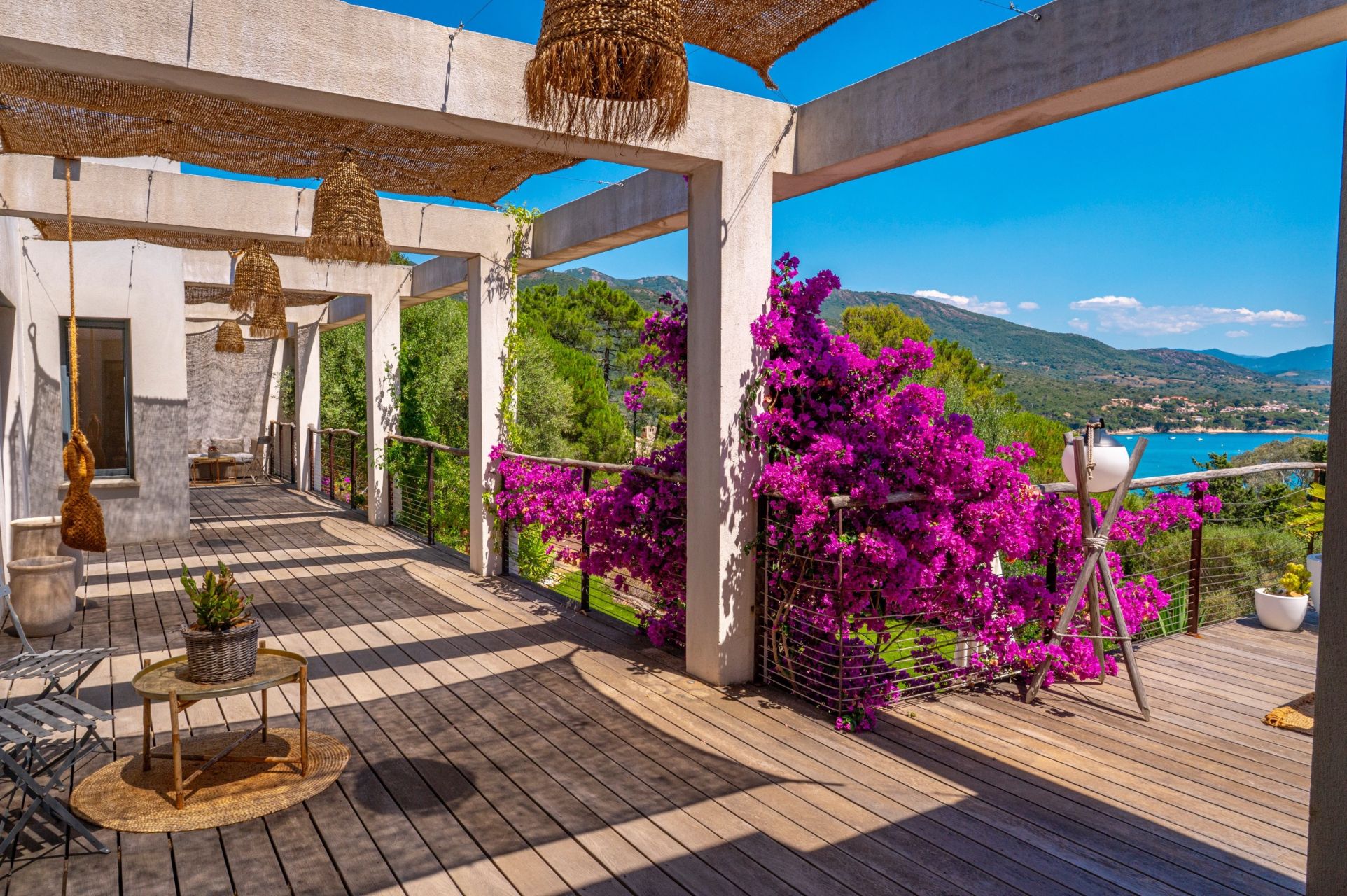 luxury villa 6 Rooms for sale on SAGONE (20118)