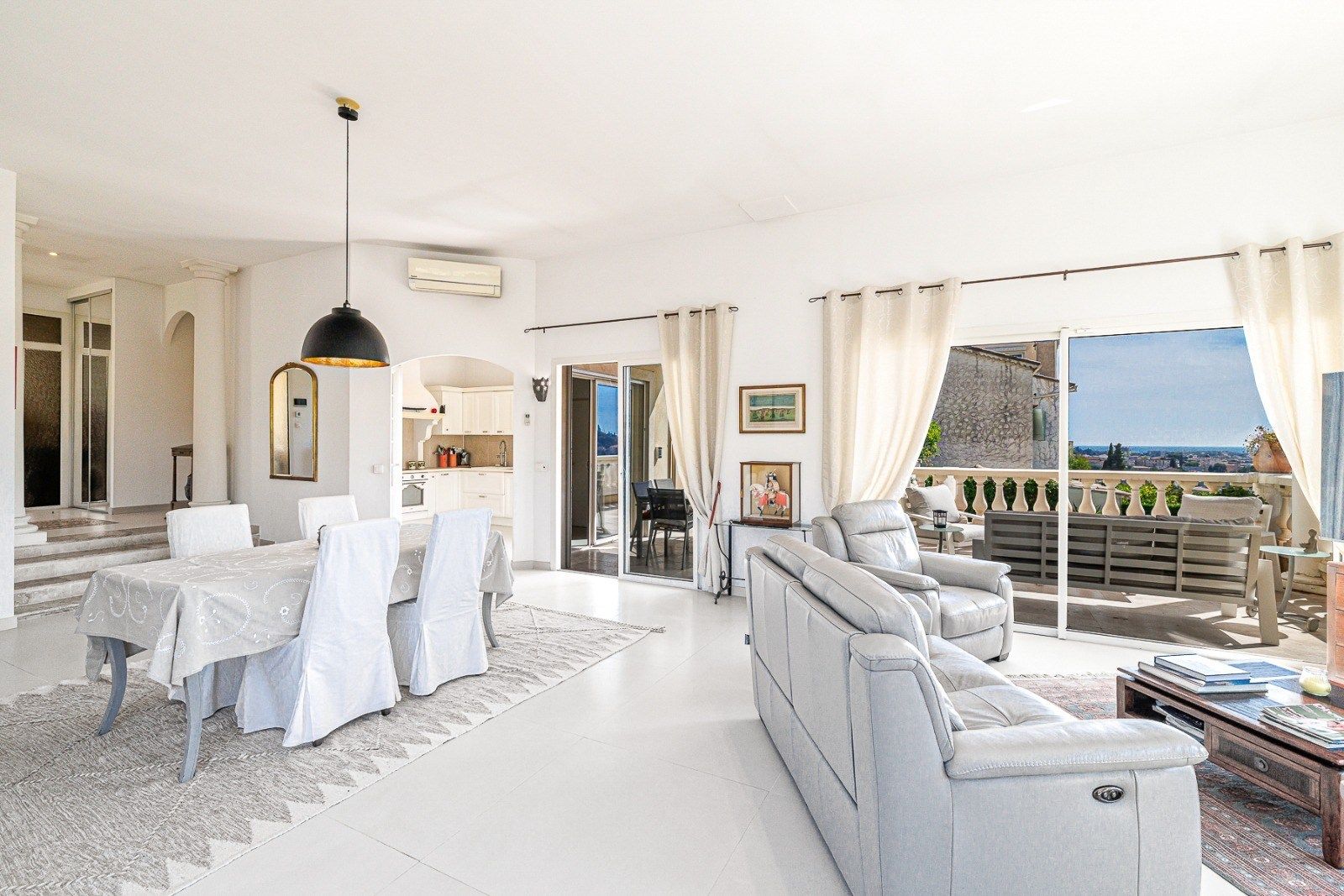 bastide 5 Rooms for sale on CAGNES SUR MER (06800)
