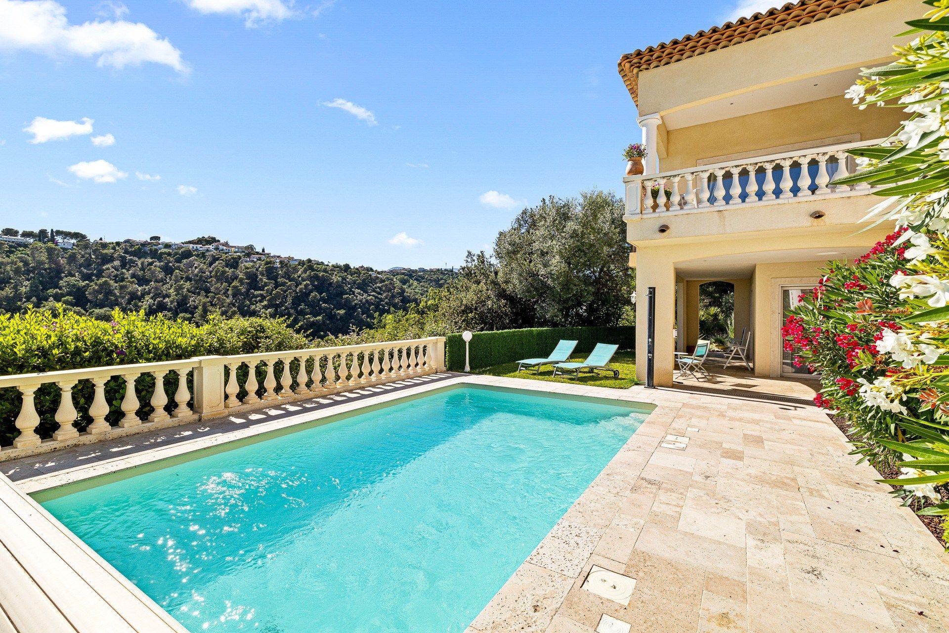 bastide 5 Rooms for sale on CAGNES SUR MER (06800)