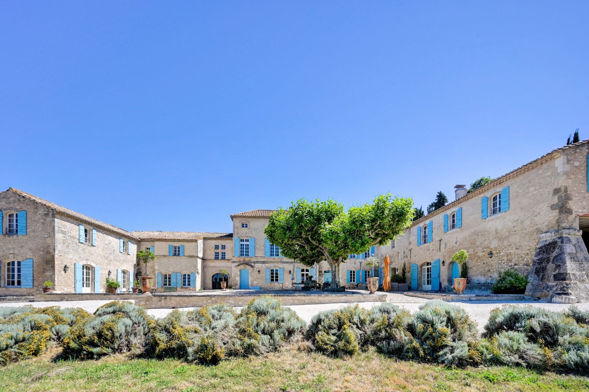 maison de luxe 25 Pièces en vente sur FONTVIEILLE (13990)