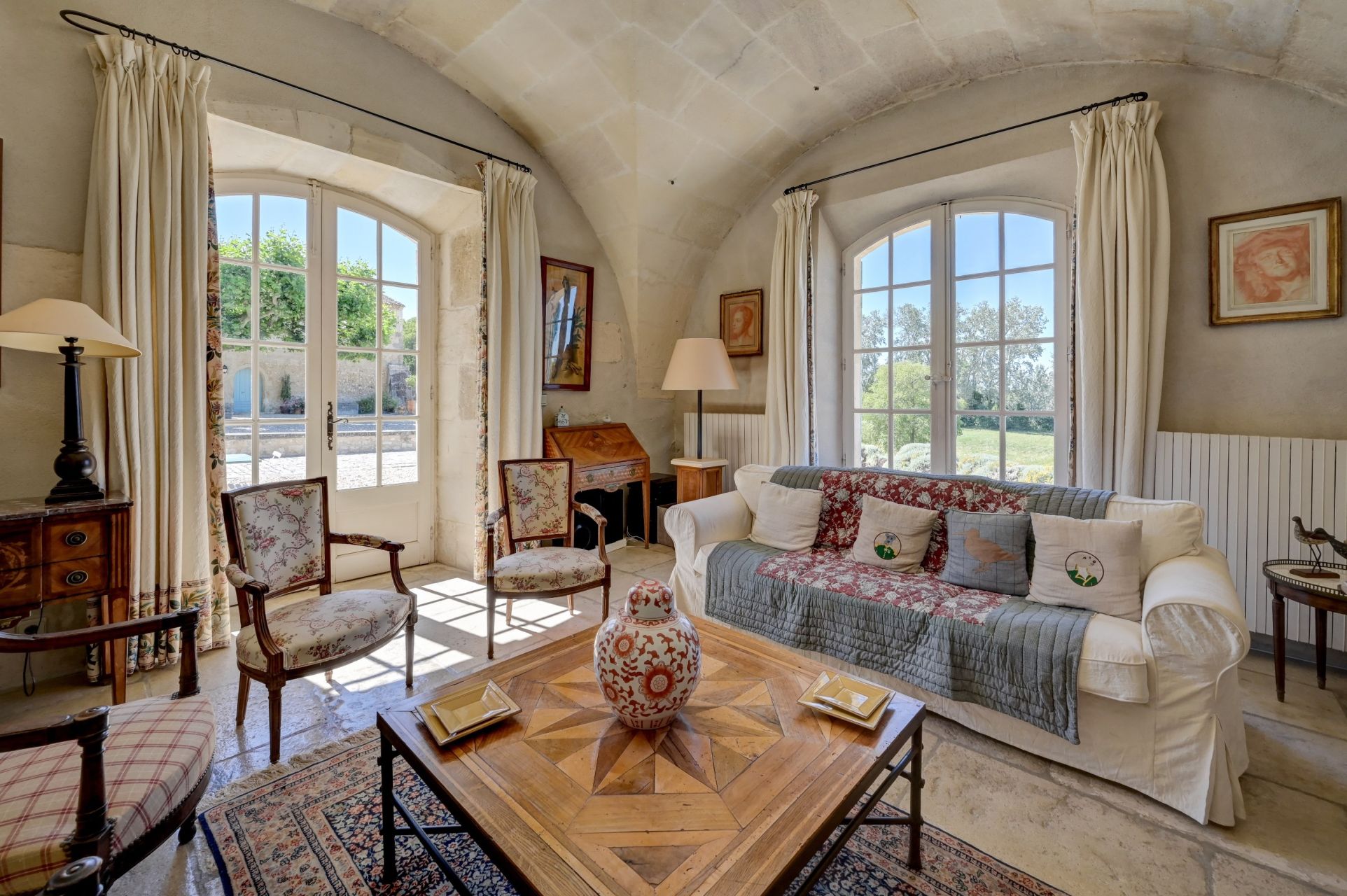 maison de luxe 25 Pièces en vente sur FONTVIEILLE (13990)