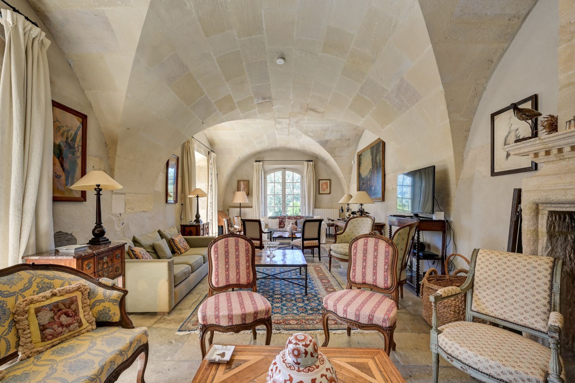 maison de luxe 25 Pièces en vente sur FONTVIEILLE (13990)