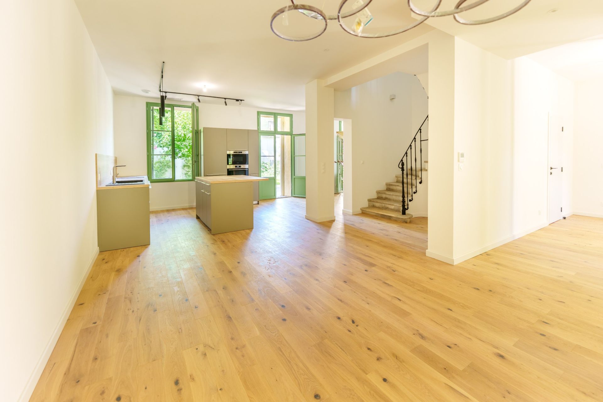 luxury house 6 Rooms for sale on MONTPELLIER (34090)