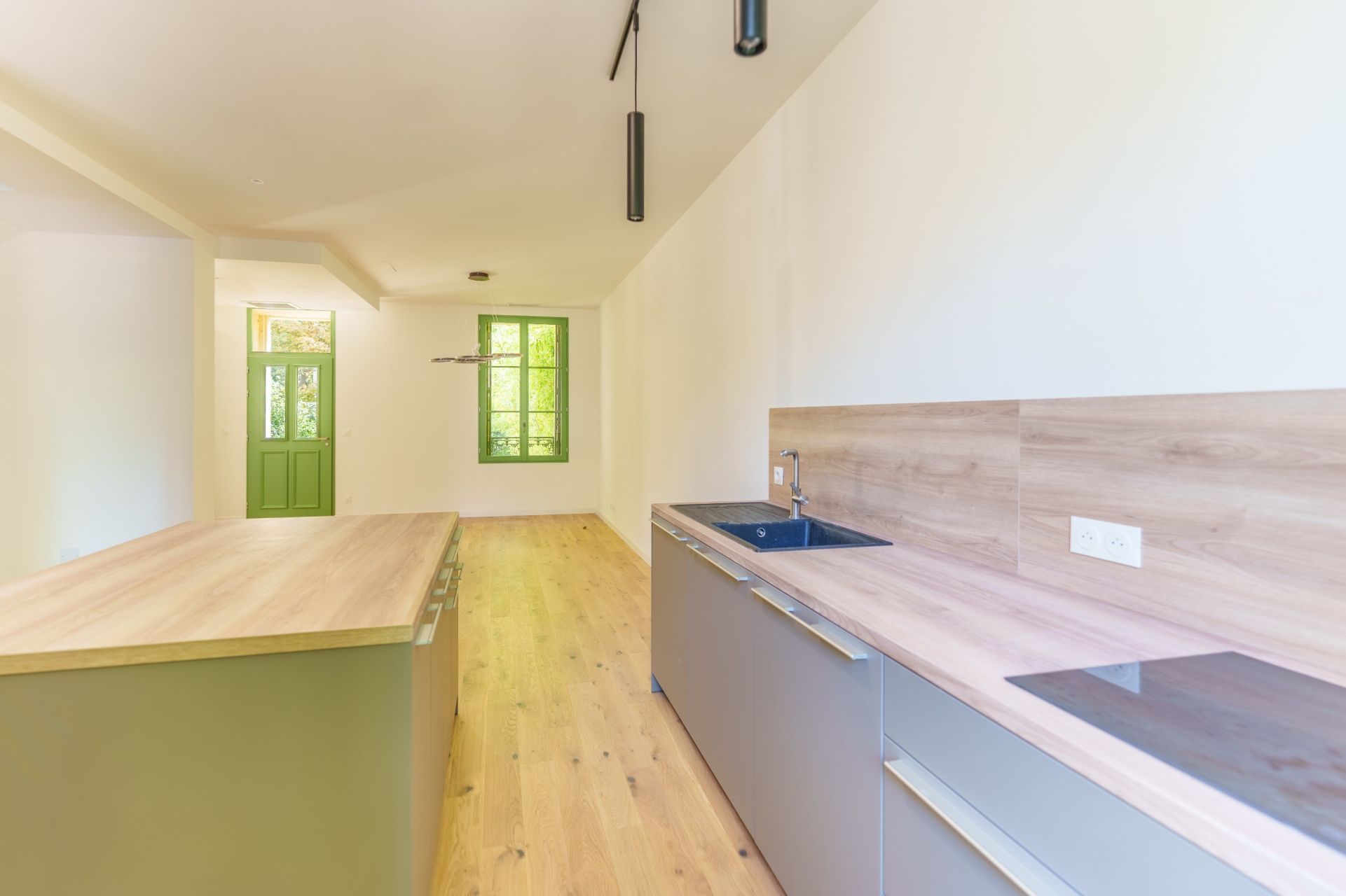 luxury house 6 Rooms for sale on MONTPELLIER (34090)