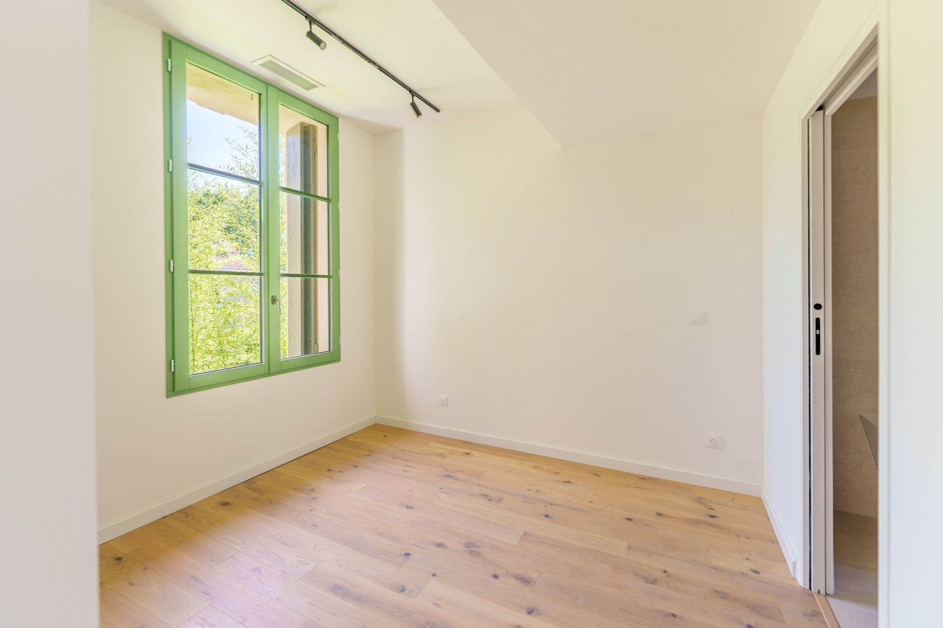 luxury house 6 Rooms for sale on MONTPELLIER (34090)