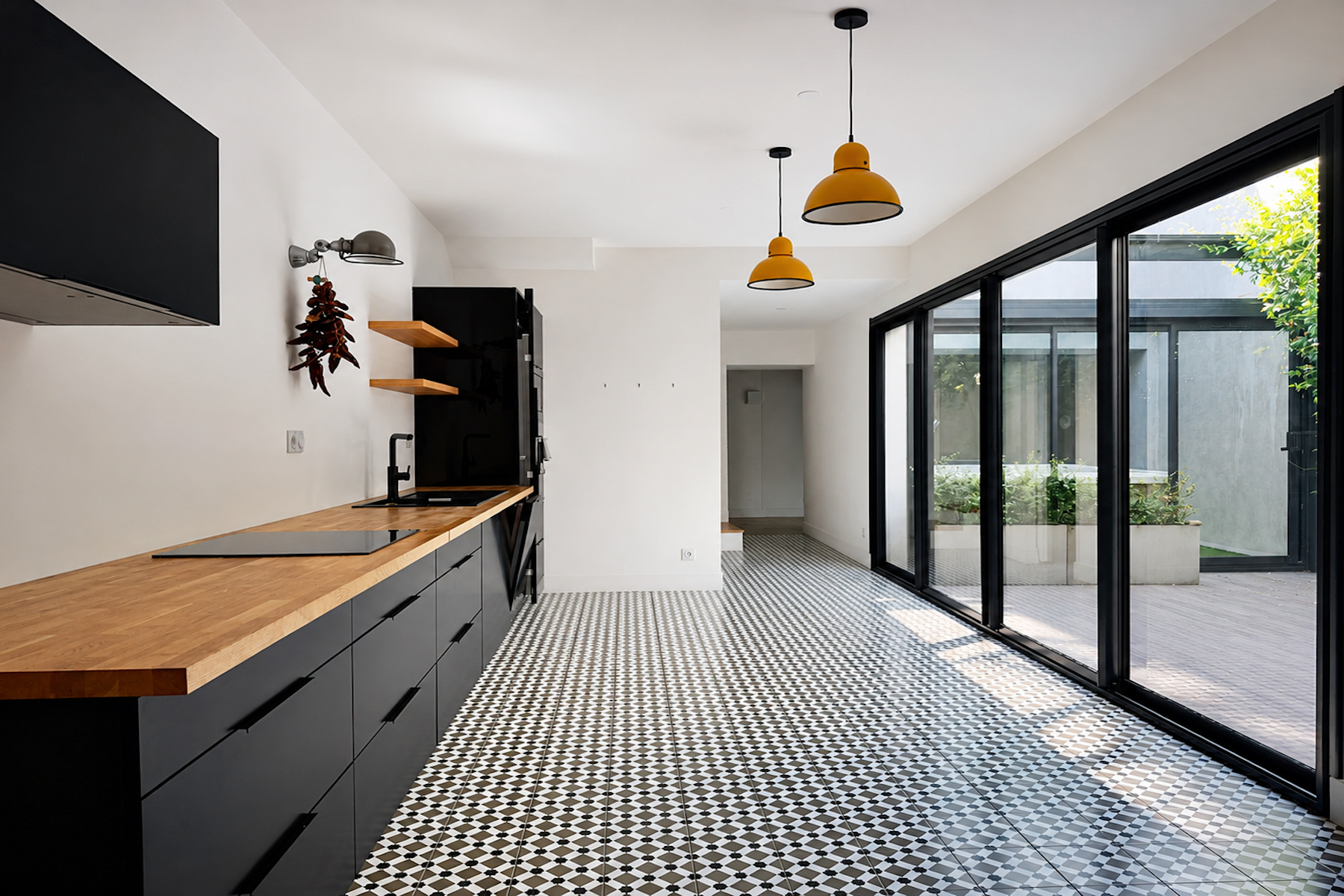 luxury house 7 Rooms for sale on NIMES (30000)