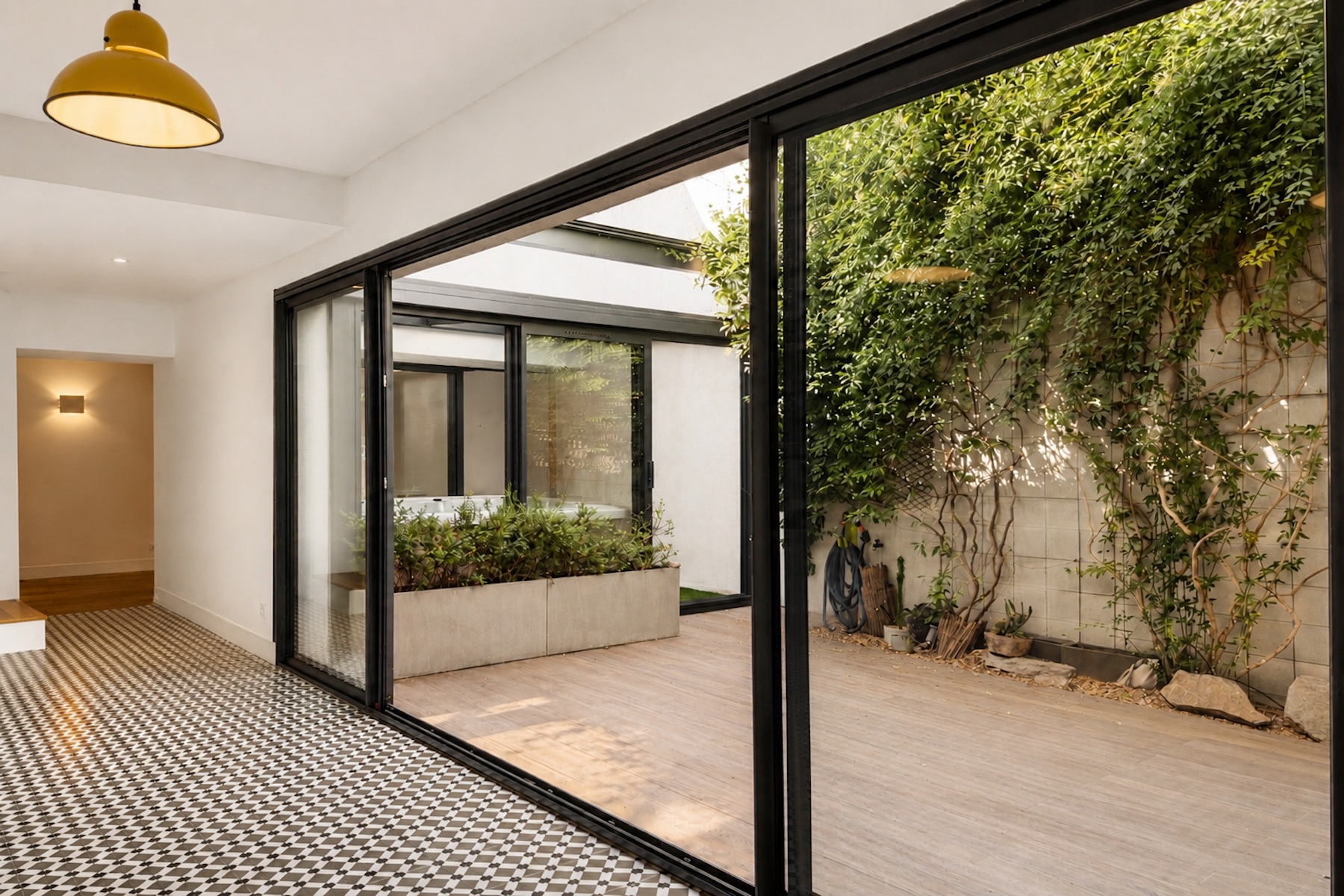 luxury house 7 Rooms for sale on NIMES (30000)