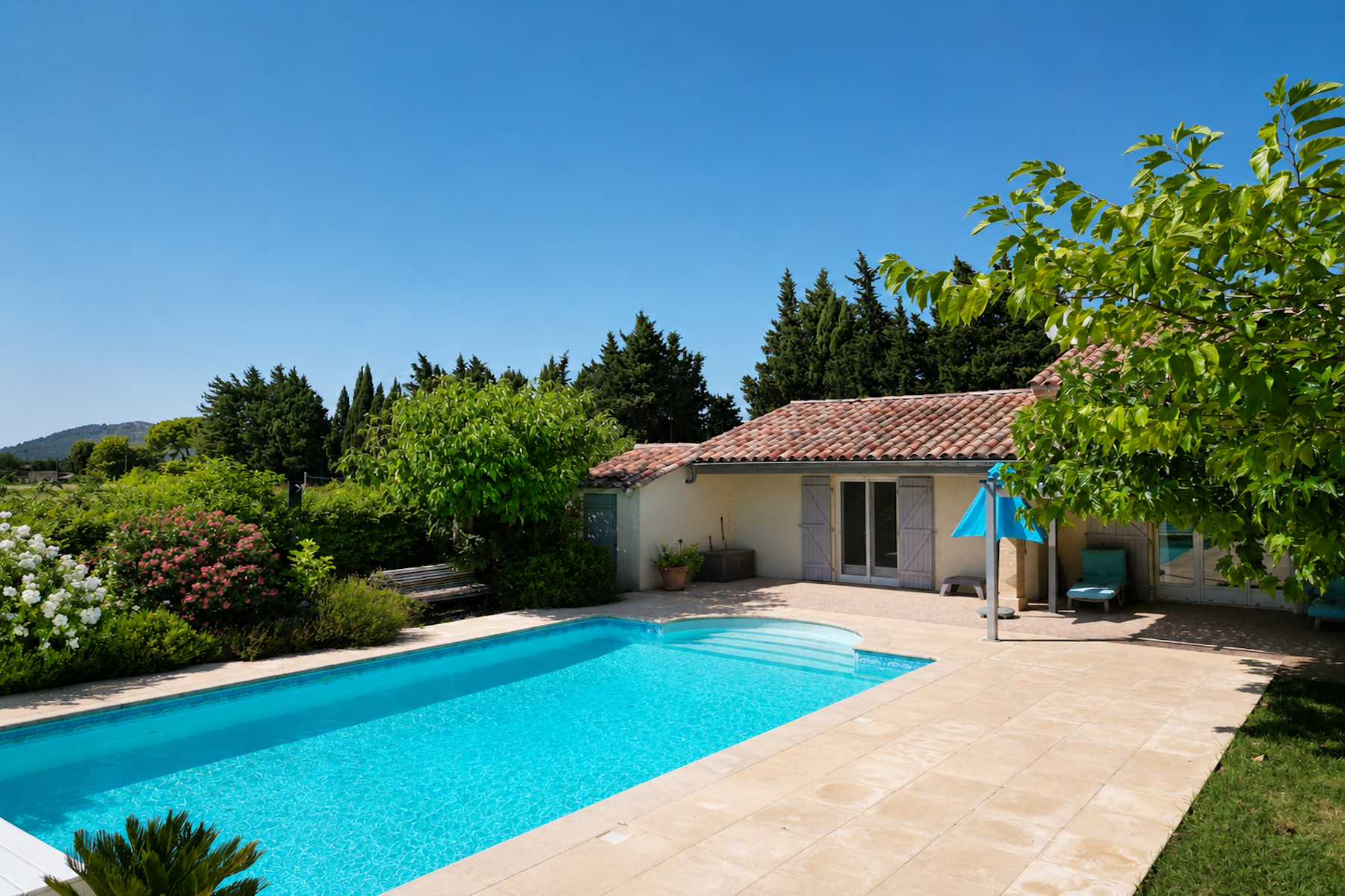 luxury house 4 Rooms for sale on UZES (30700)