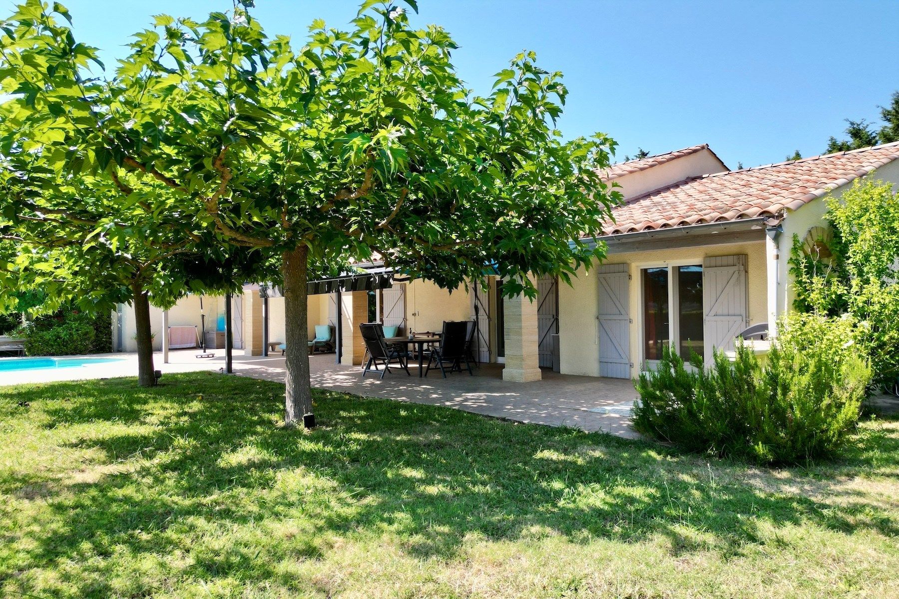 luxury house 4 Rooms for sale on UZES (30700)
