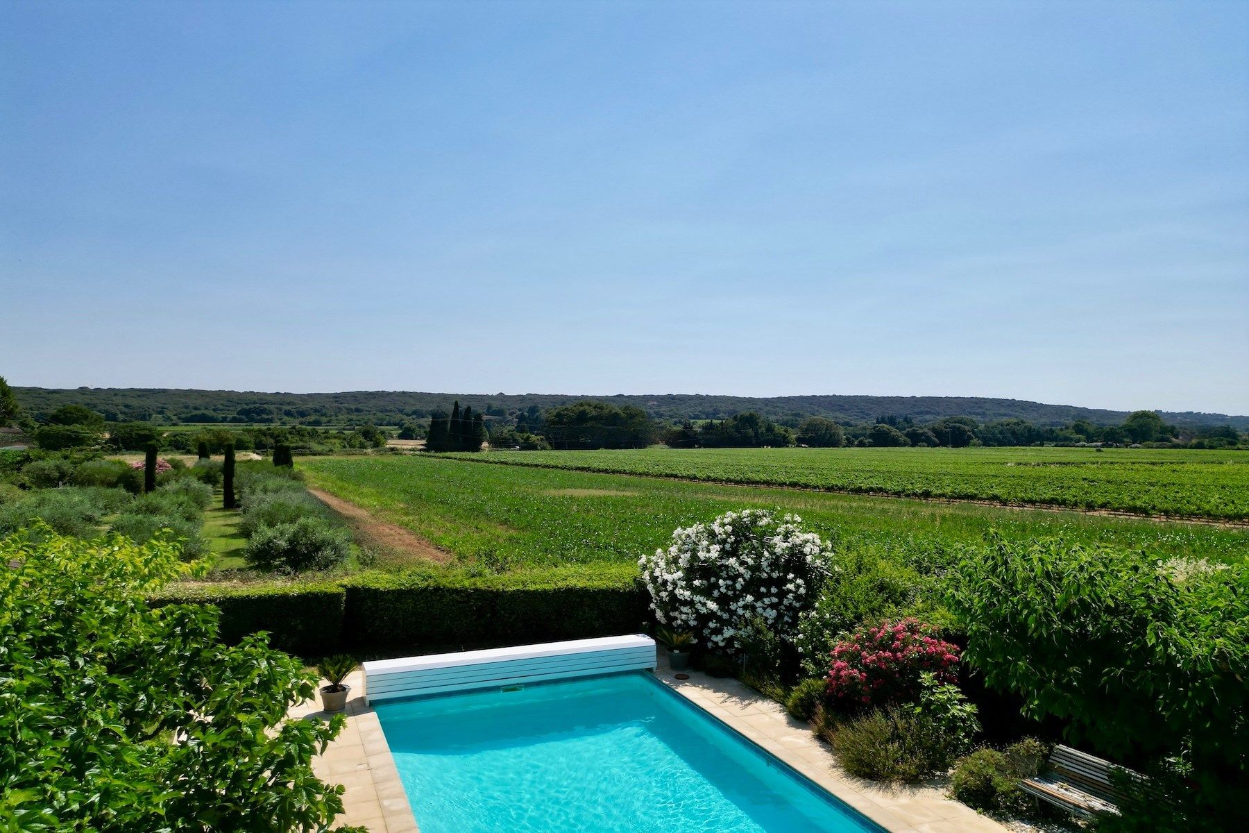 luxury house 4 Rooms for sale on UZES (30700)