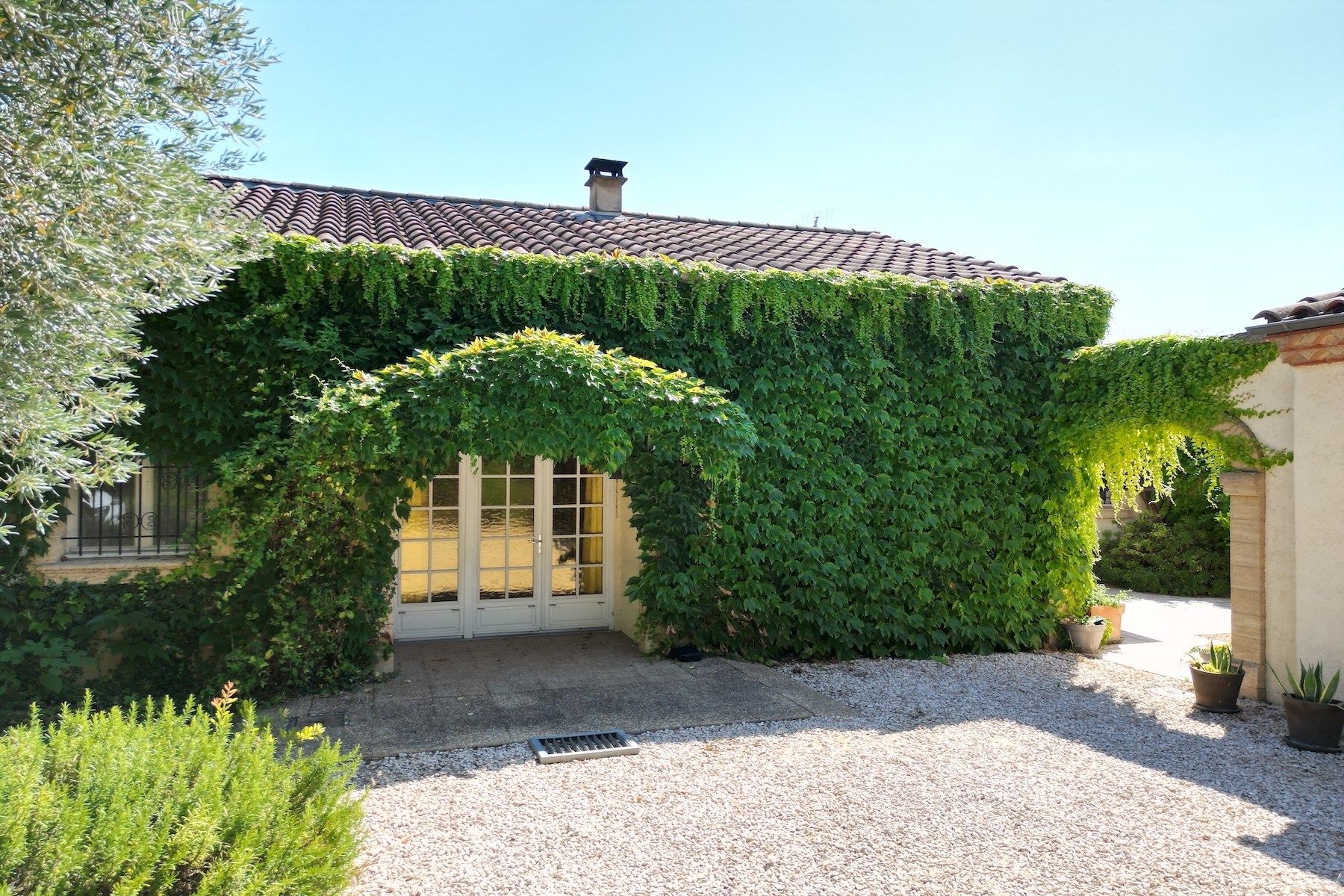 luxury house 4 Rooms for sale on UZES (30700)