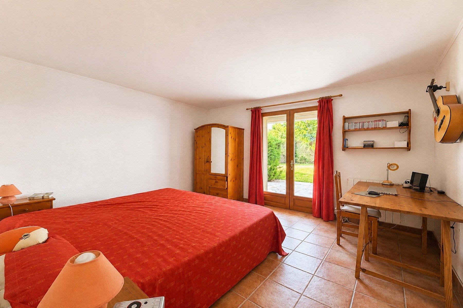 luxury house 4 Rooms for sale on UZES (30700)