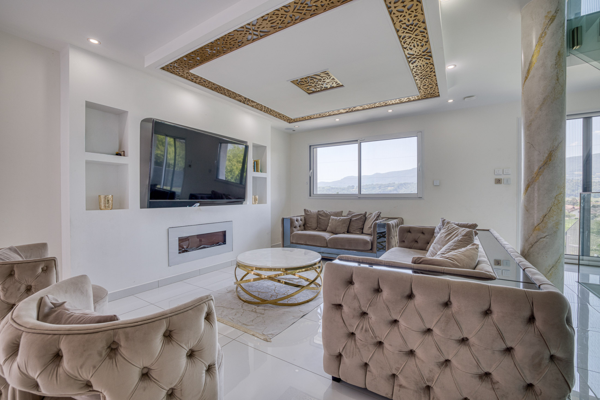 maison de luxe 7 Pièces en vente sur VALLIERES SUR FIER (74150)