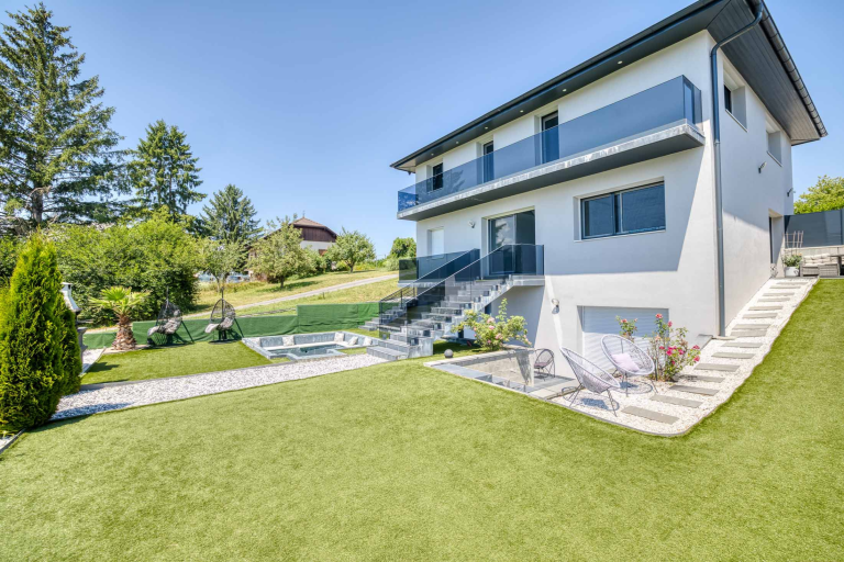 maison de luxe 7 Pièces en vente sur VALLIERES SUR FIER (74150)
