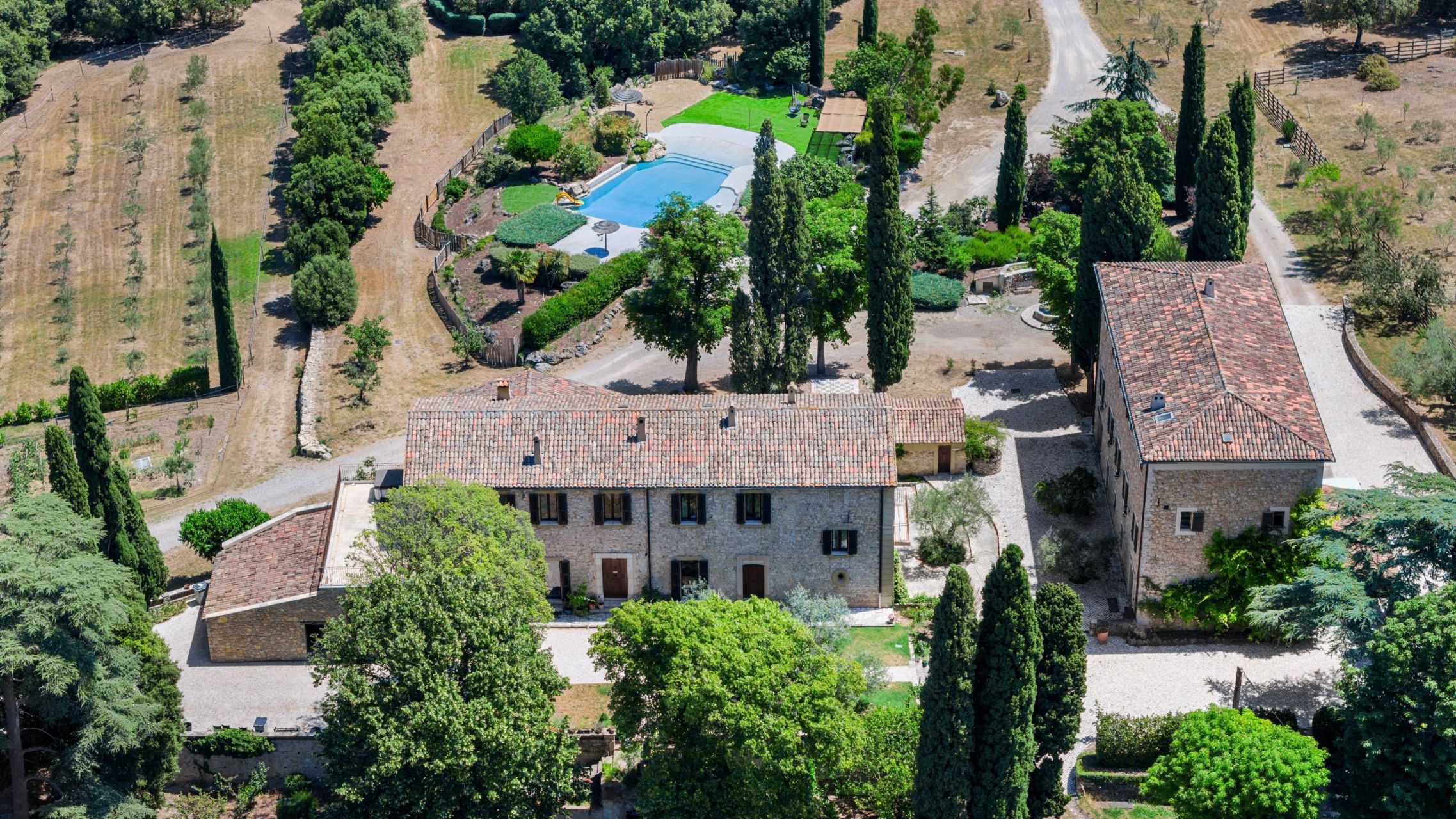 bastide 30 Rooms for sale on AMPUS (83111)