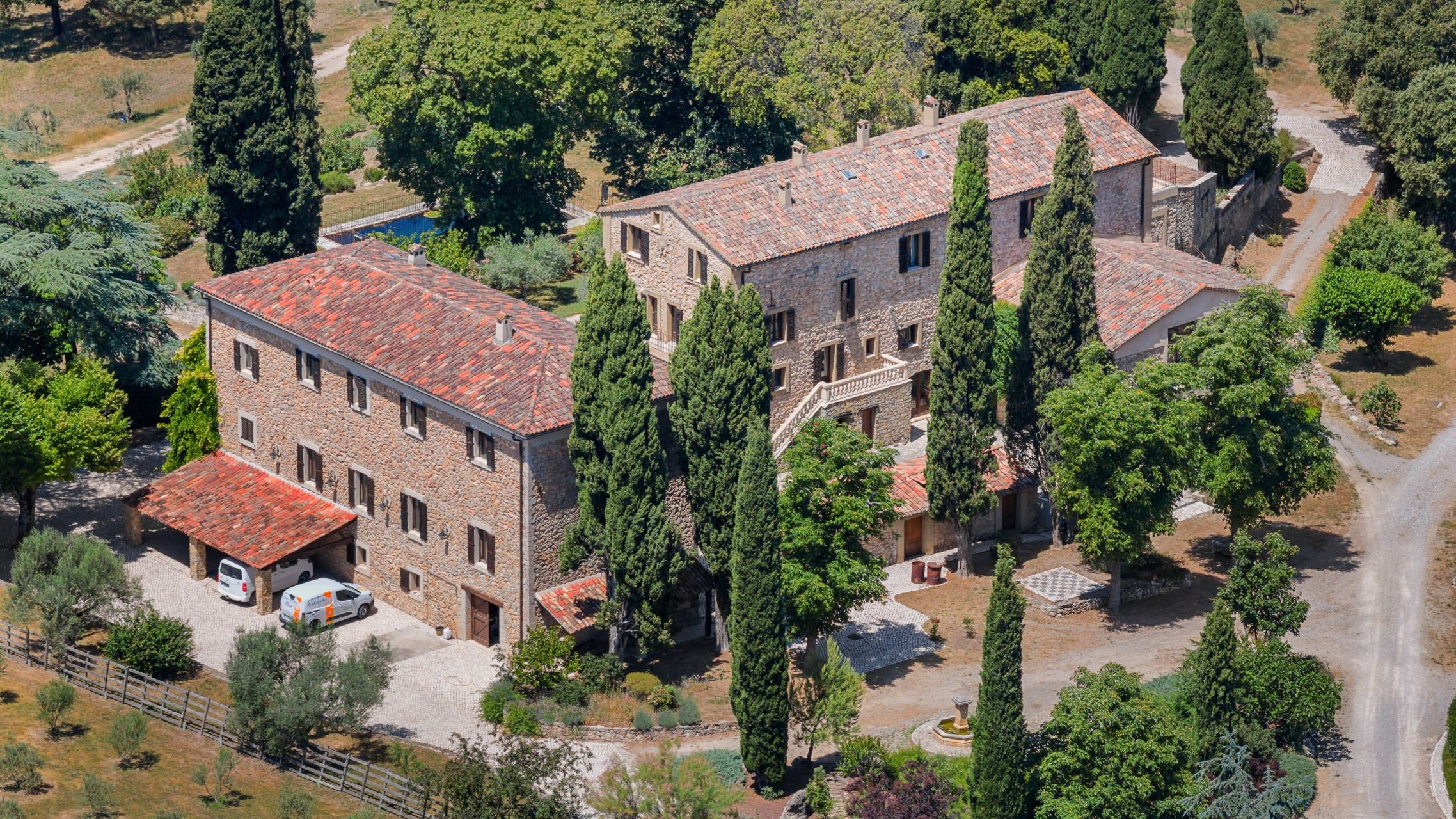 bastide 30 Rooms for sale on AMPUS (83111)