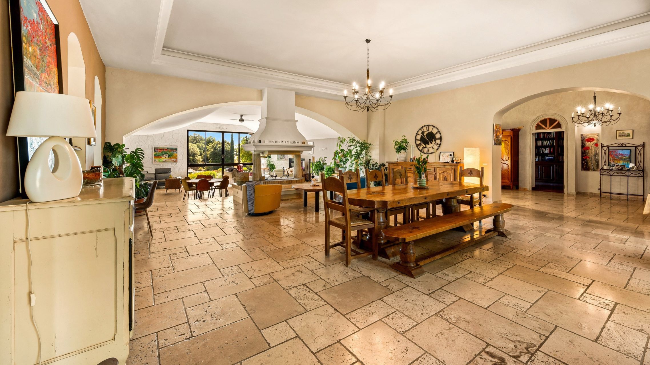 bastide 30 Rooms for sale on AMPUS (83111)