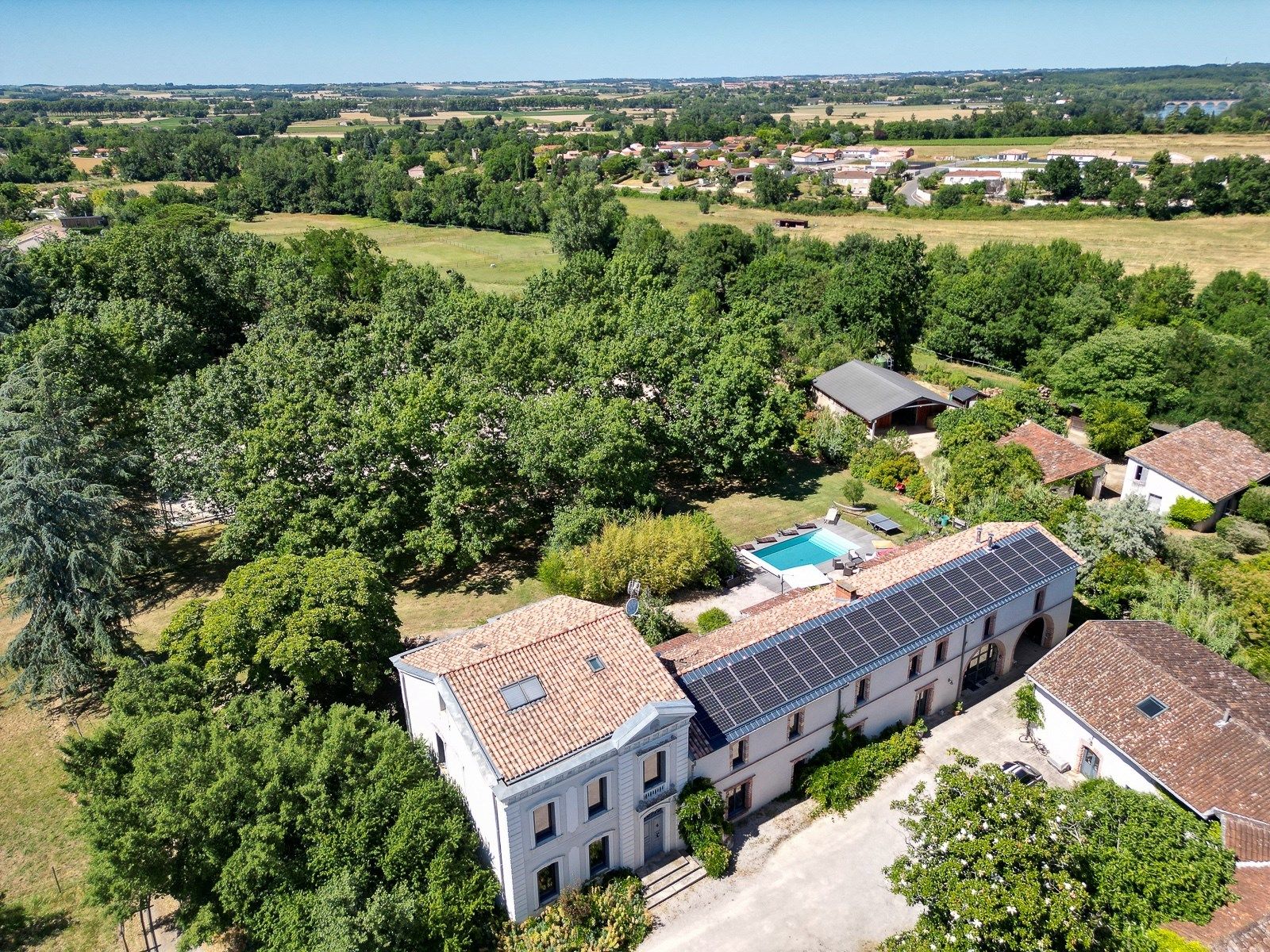 luxury house 18 Rooms for sale on GAILLAC (81600)