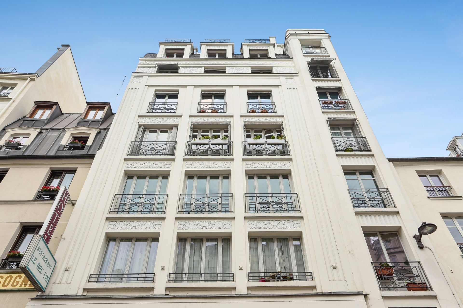 luxury apartment 4 Rooms for rent on PARIS (75010)