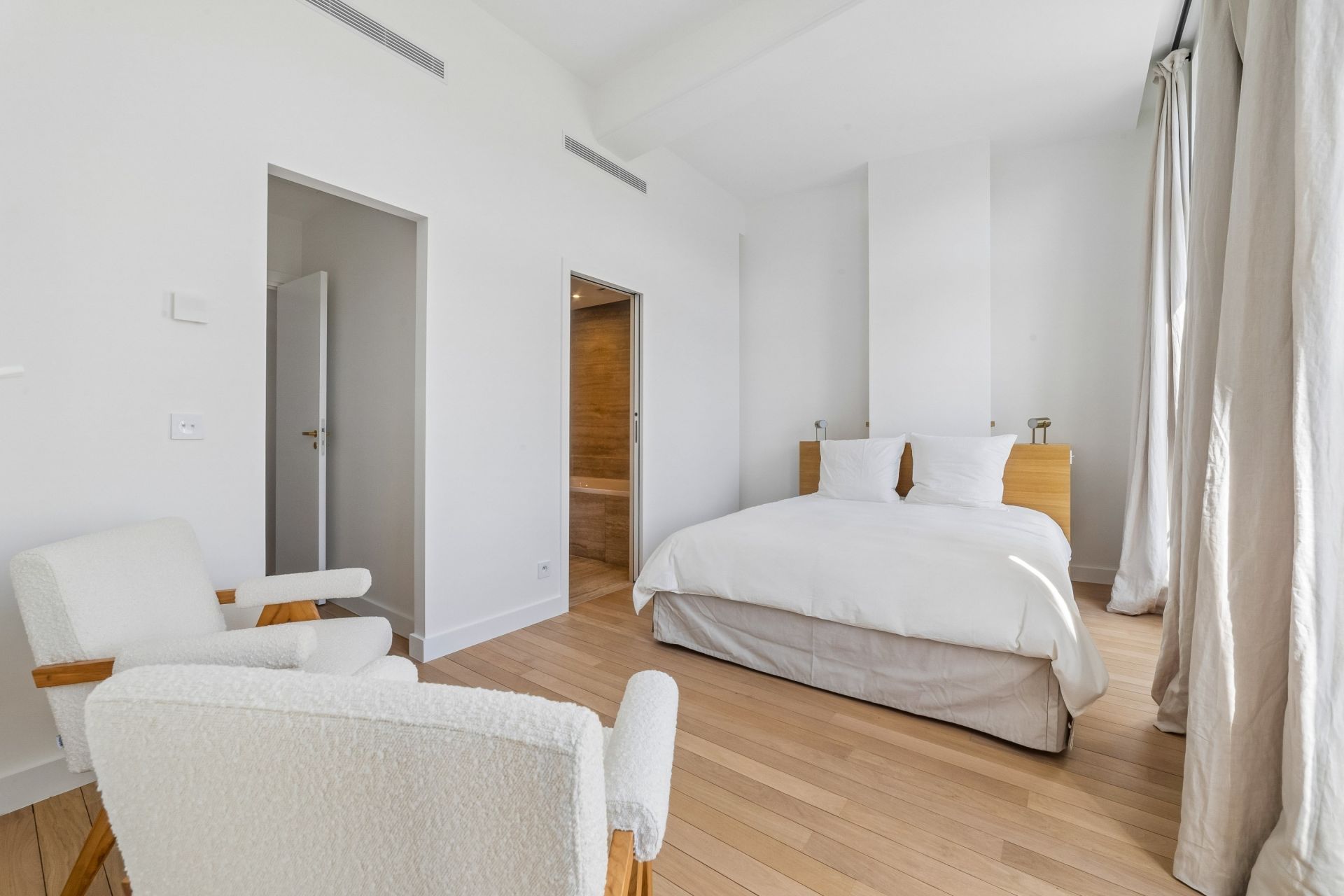luxury apartment 3 Rooms for rent on PARIS (75006)