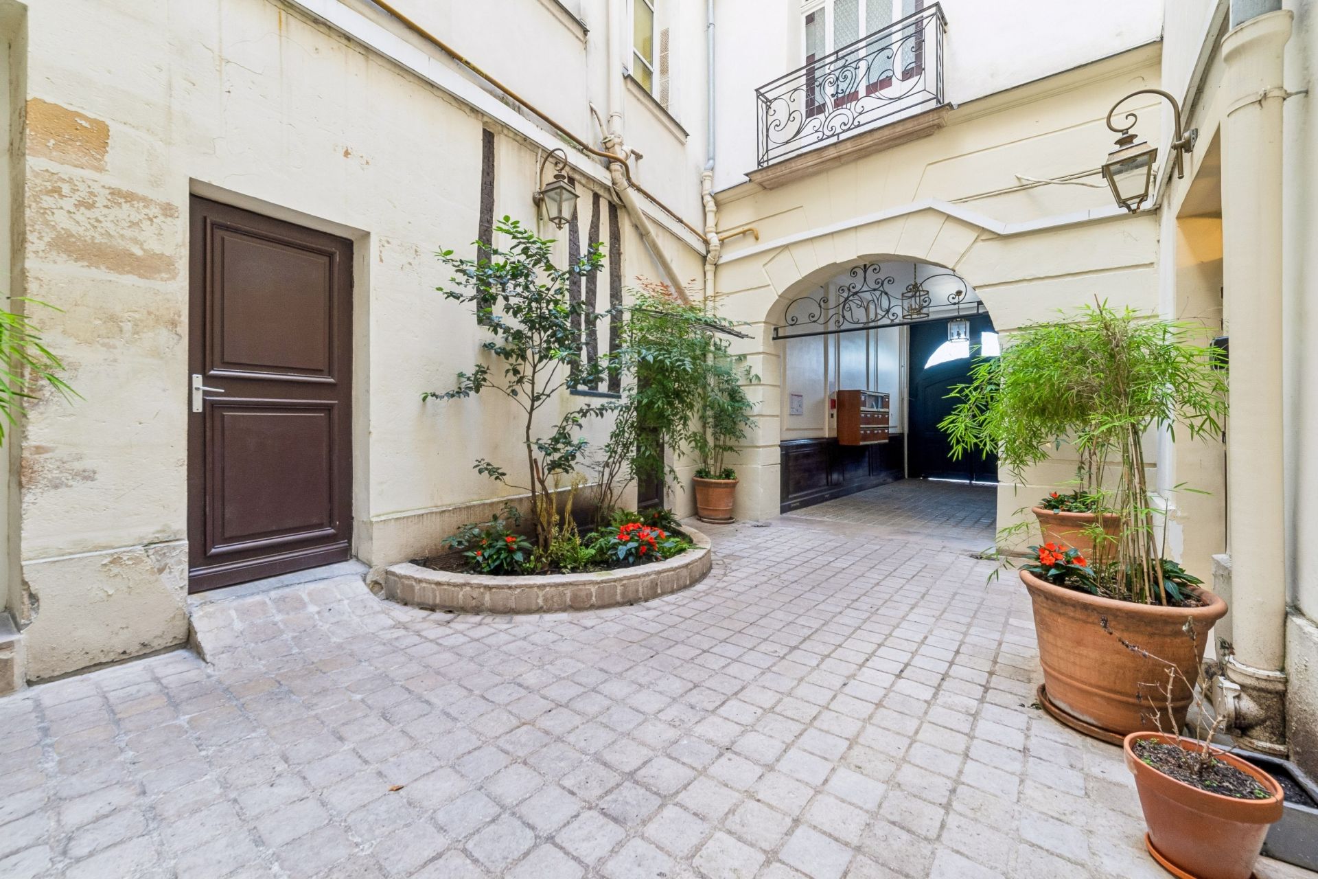 luxury apartment 3 Rooms for rent on PARIS (75006)