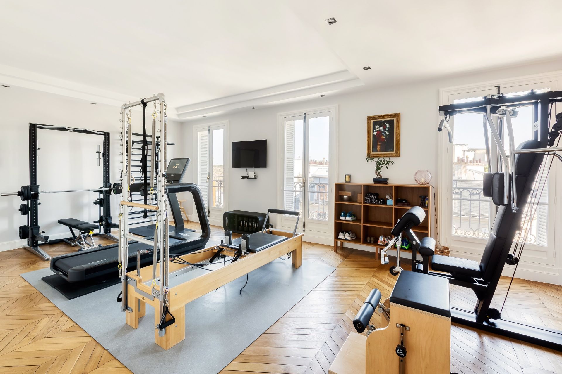 luxury apartment 10 Rooms for sale on PARIS (75008)