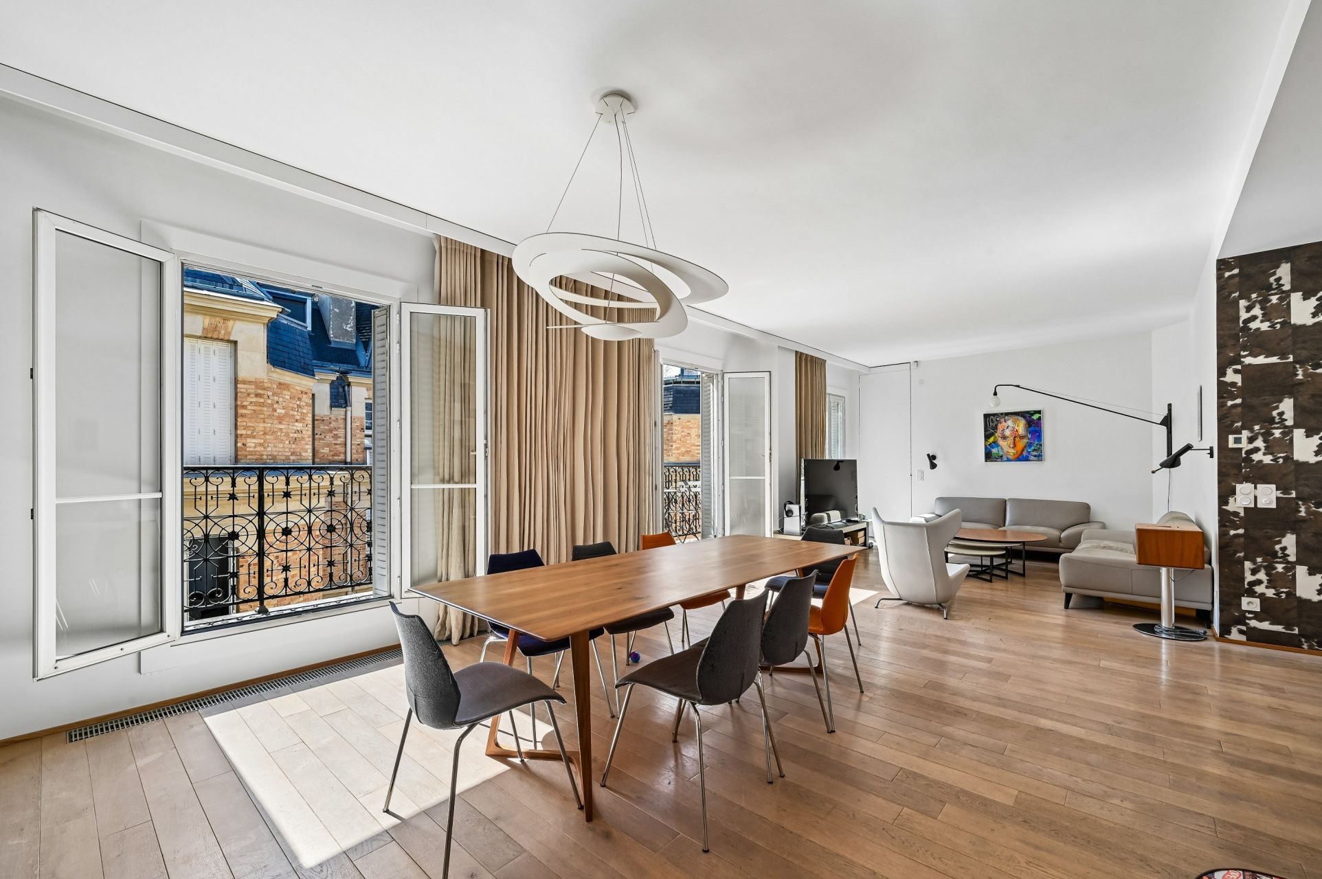 luxury apartment 7 Rooms for sale on PARIS (75016)