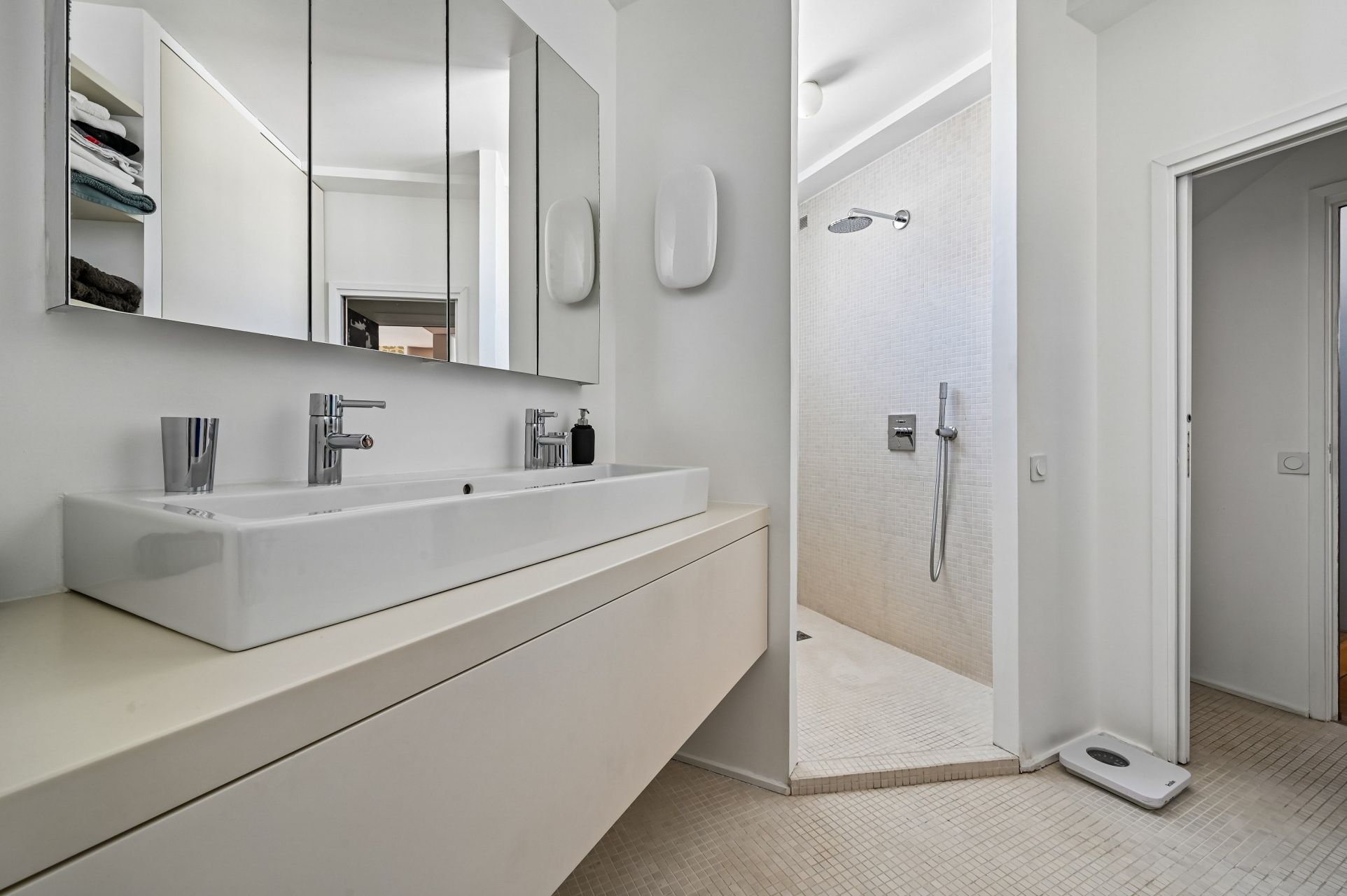 luxury apartment 7 Rooms for sale on PARIS (75016)