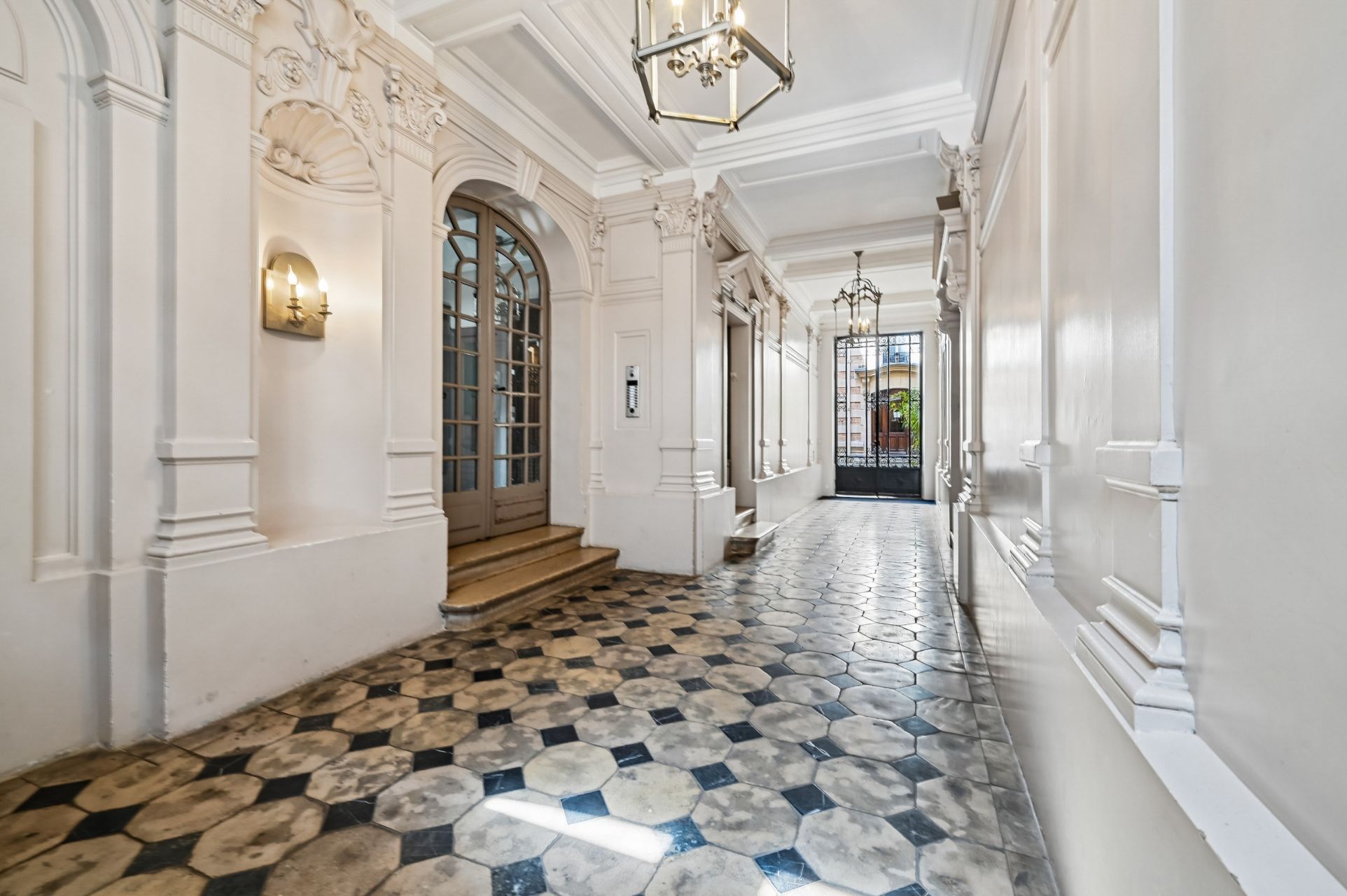 luxury apartment 7 Rooms for sale on PARIS (75016)