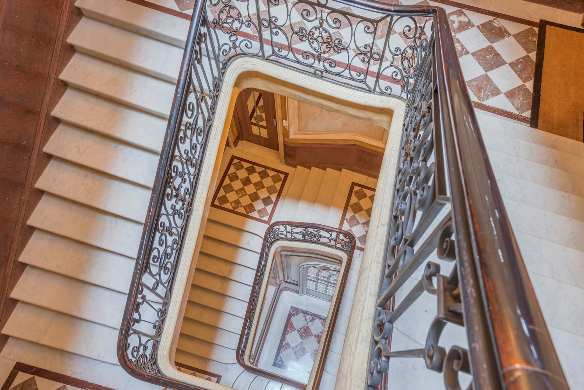 luxury apartment 10 Rooms for sale on PARIS (75008)