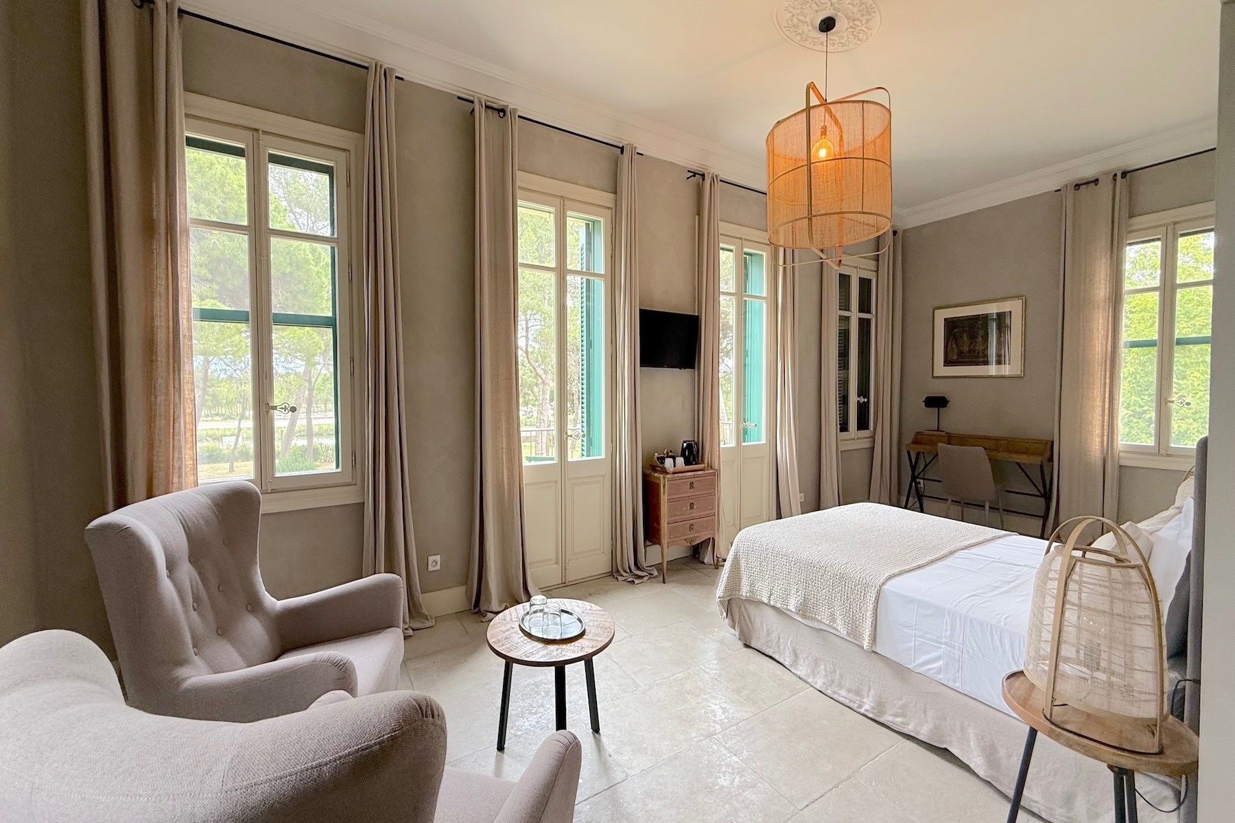mansion 15 Rooms for sale on AIGUES MORTES (30220)