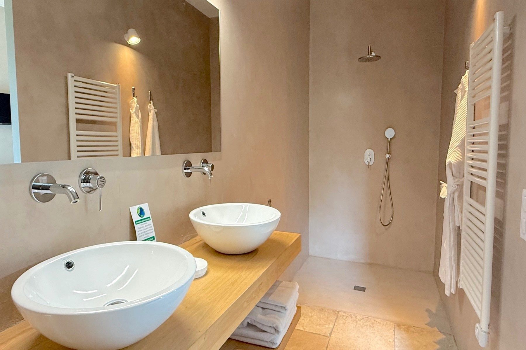 mansion 15 Rooms for sale on AIGUES MORTES (30220)