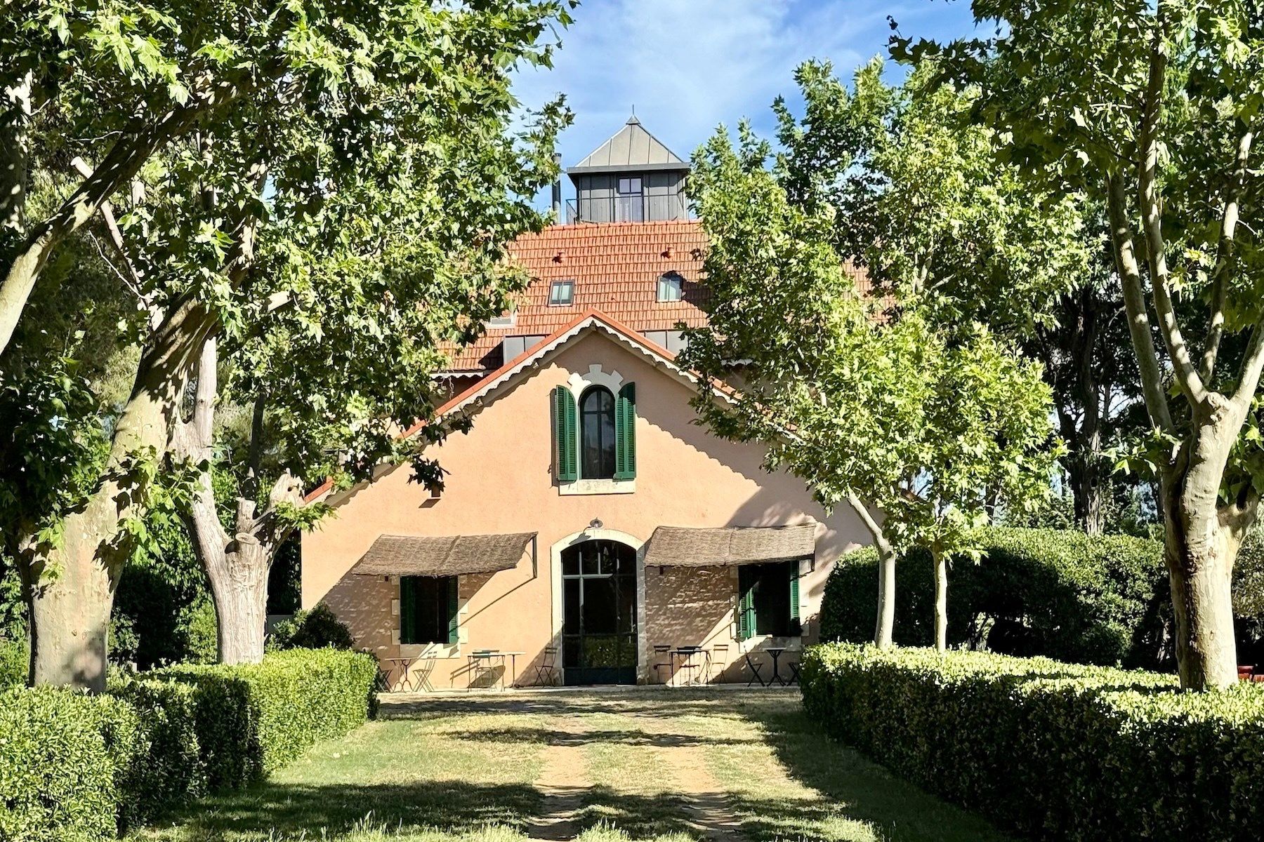 mansion 15 Rooms for sale on AIGUES MORTES (30220)