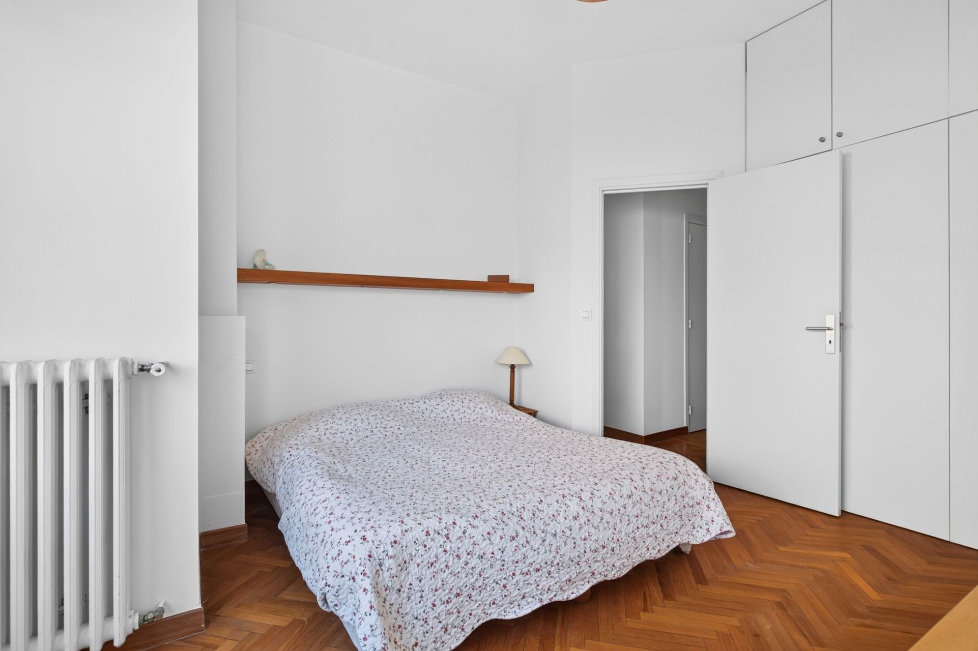 luxury apartment 5 Rooms for sale on MARSEILLE (13007)