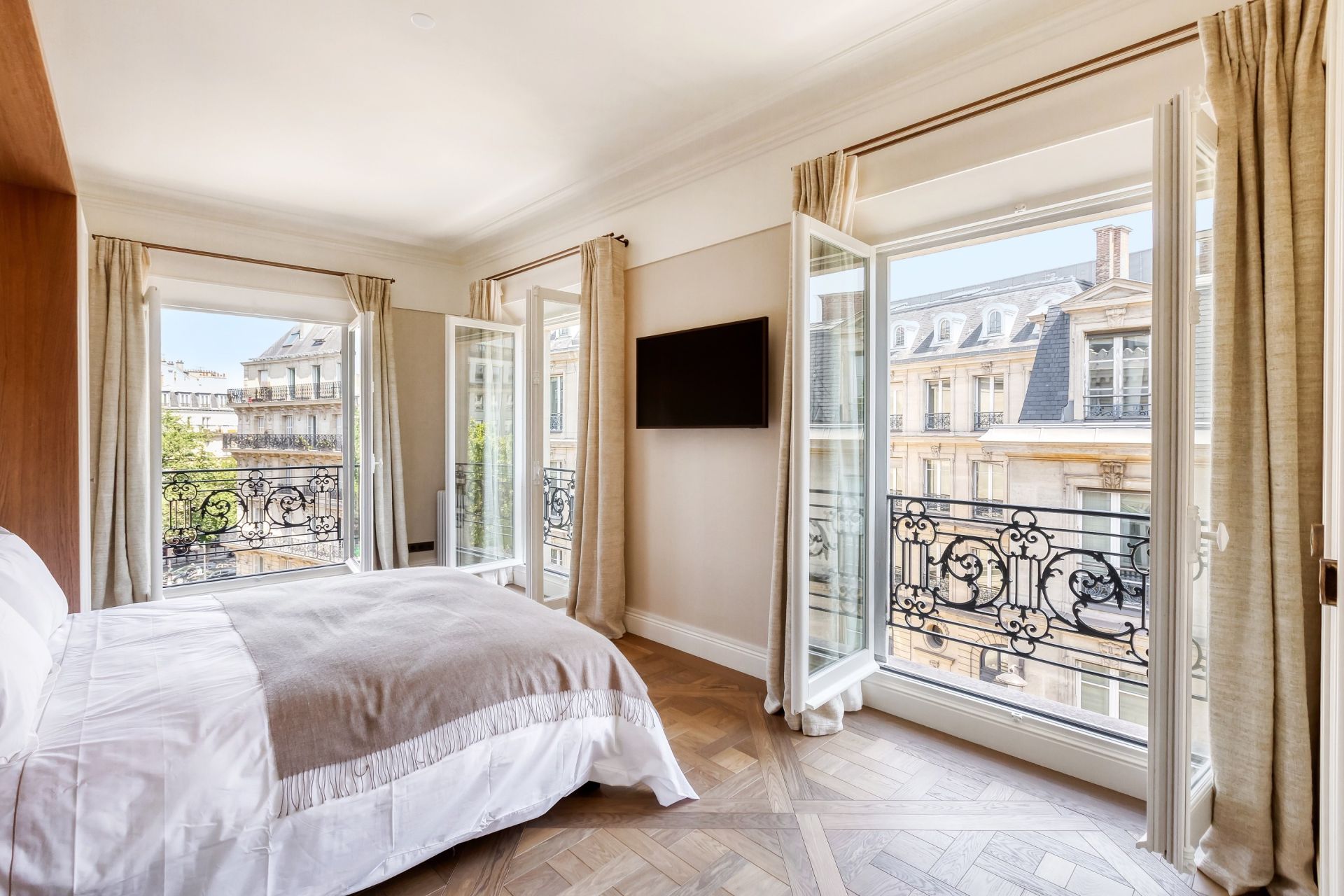 luxury apartment 3 Rooms for sale on PARIS (75008)