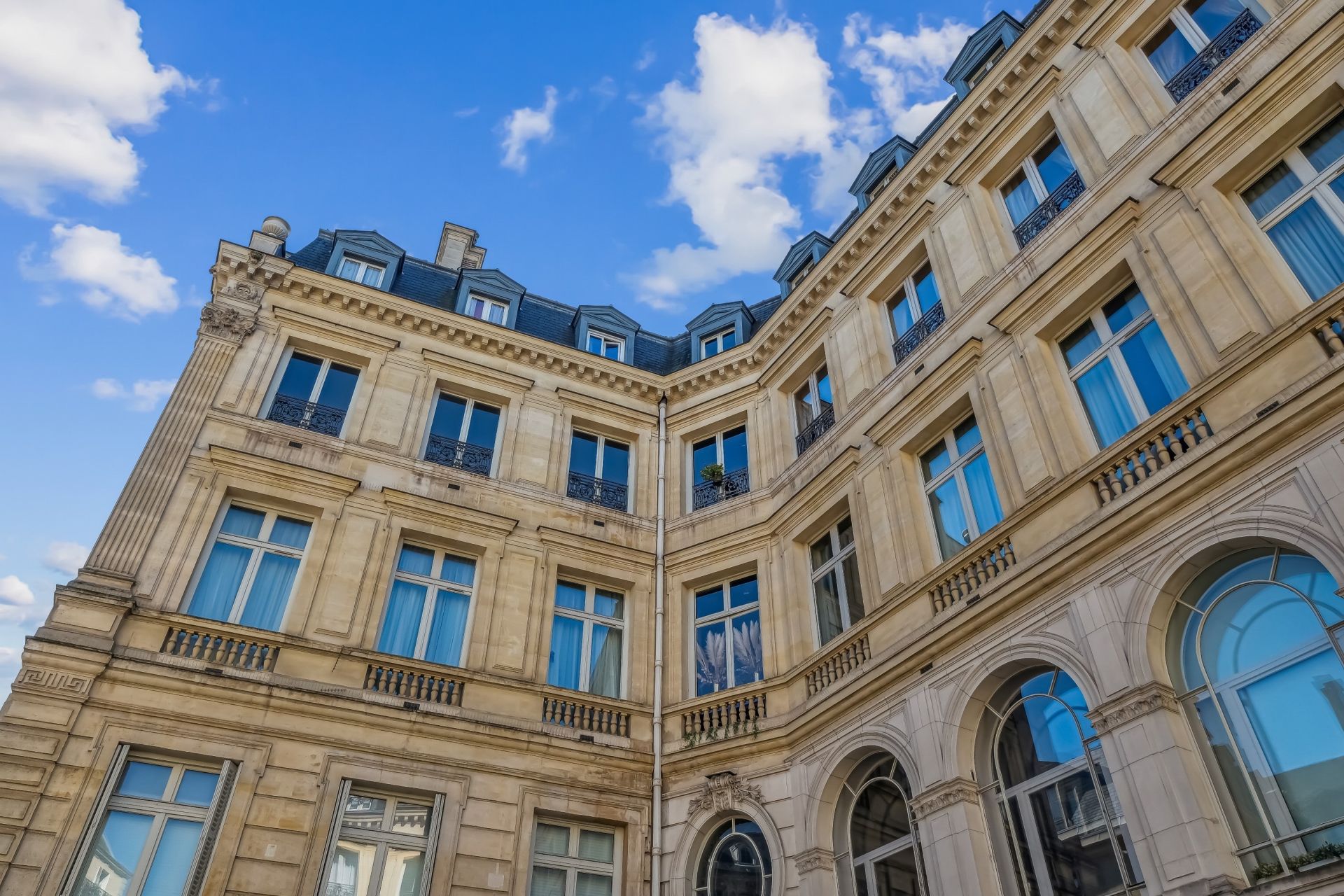 luxury apartment 3 Rooms for sale on PARIS (75008)
