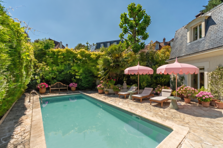 maison contemporaine 10 Pièces en vente sur ST CLOUD (92210)